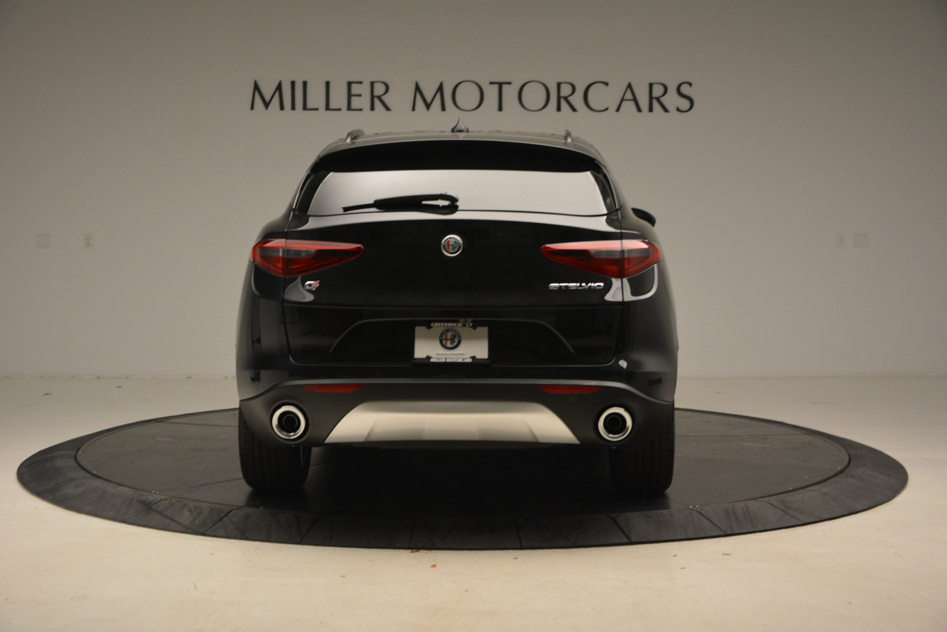 New-2018-Alfa-Romeo-Stelvio-Sport-Q4