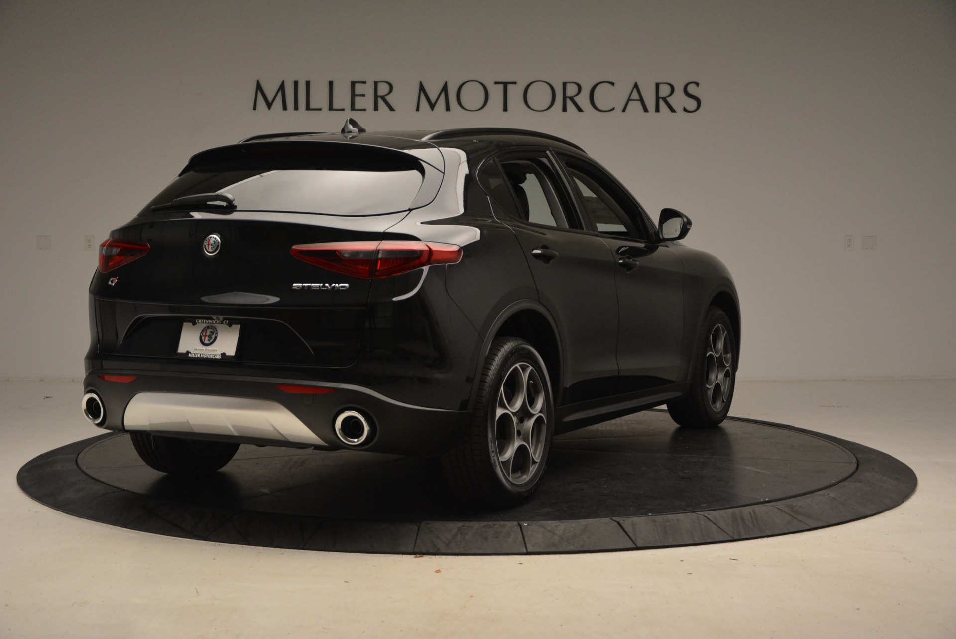New-2018-Alfa-Romeo-Stelvio-Sport-Q4