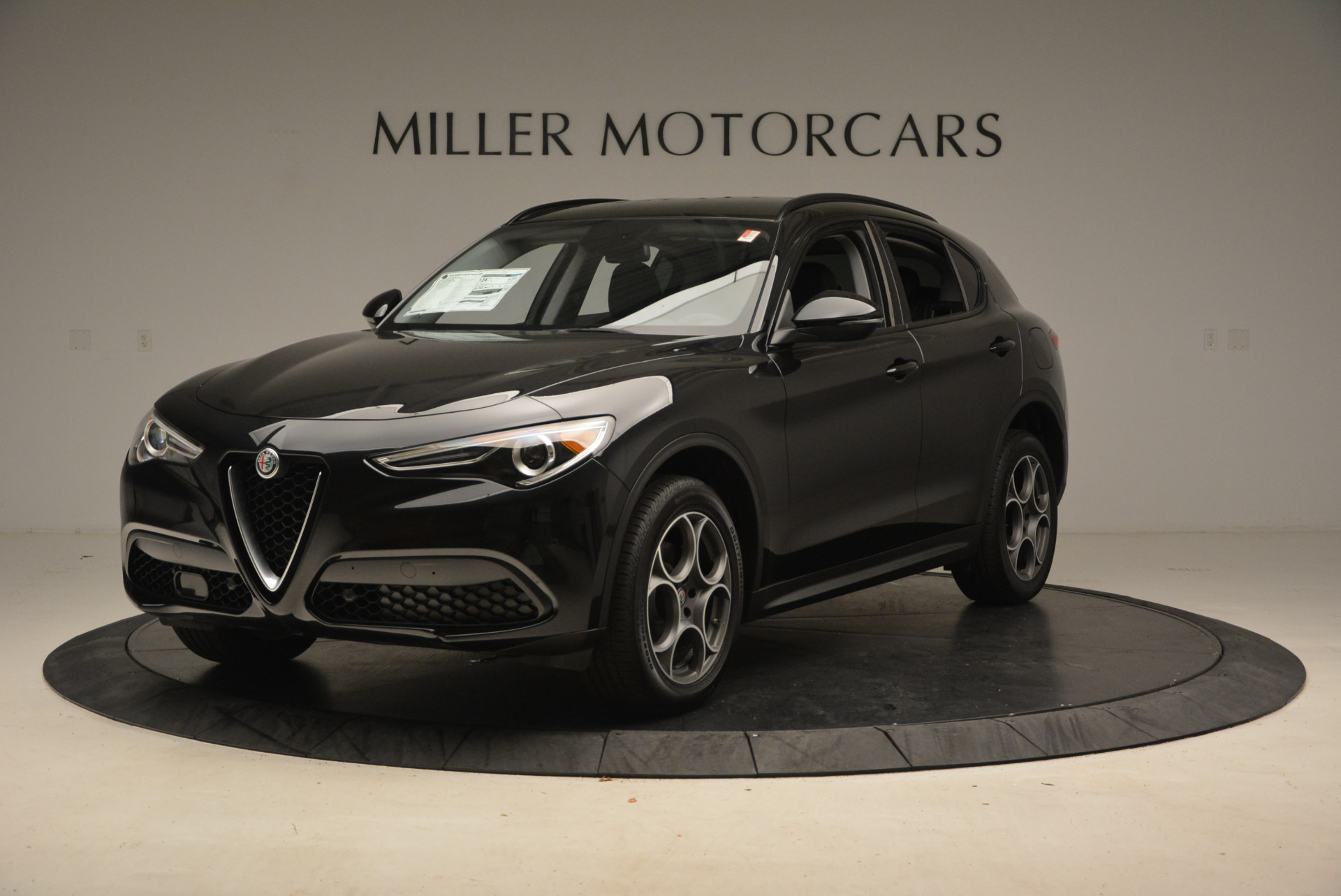 New-2018-Alfa-Romeo-Stelvio-Sport-Q4