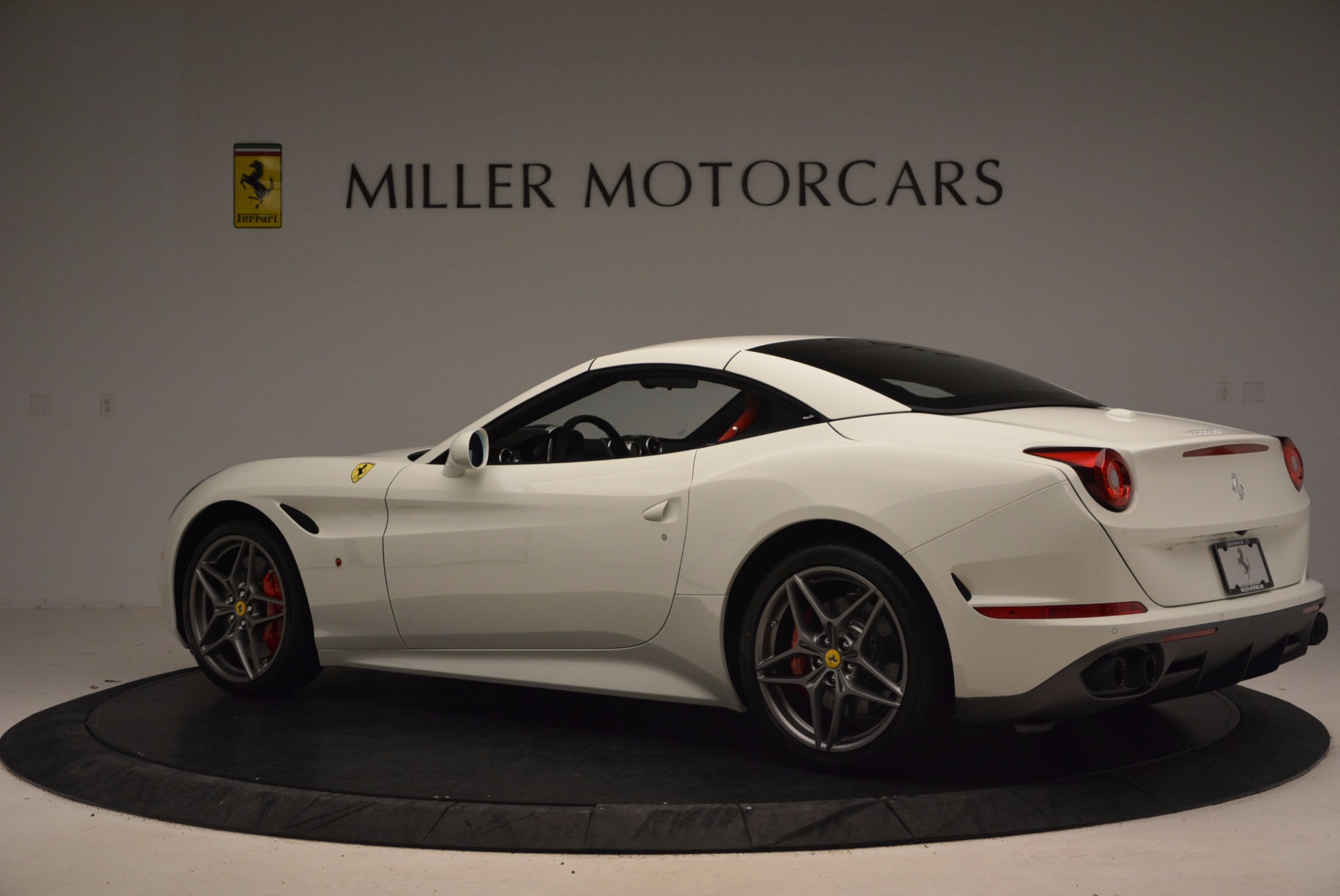 Used-2017-Ferrari-California-T