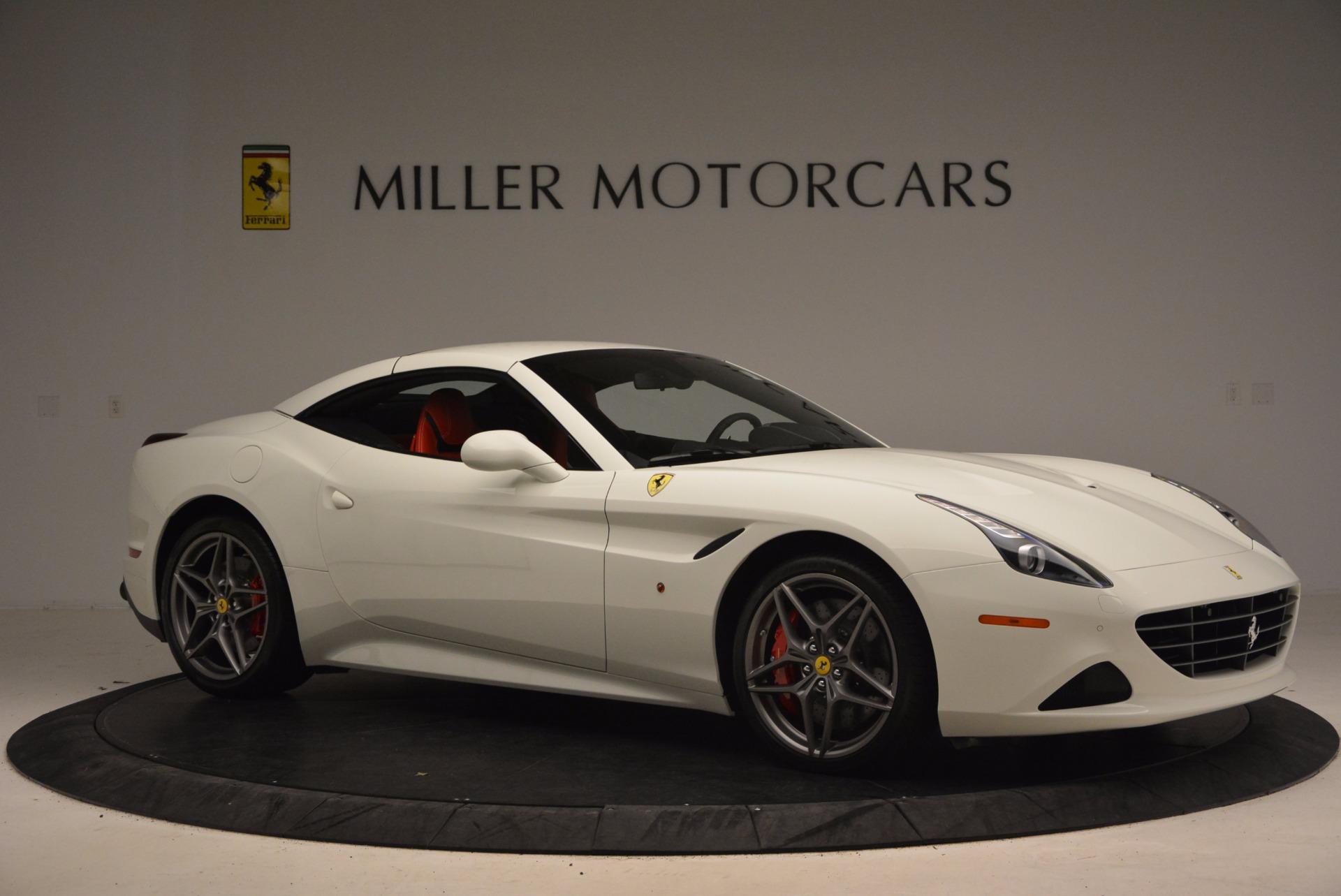 Used-2017-Ferrari-California-T