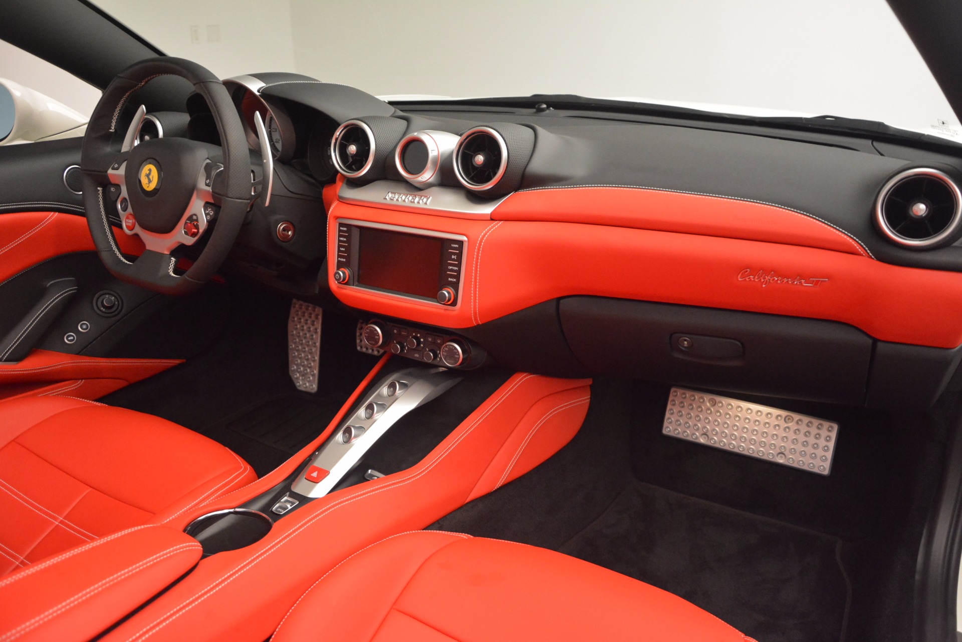 Used-2017-Ferrari-California-T
