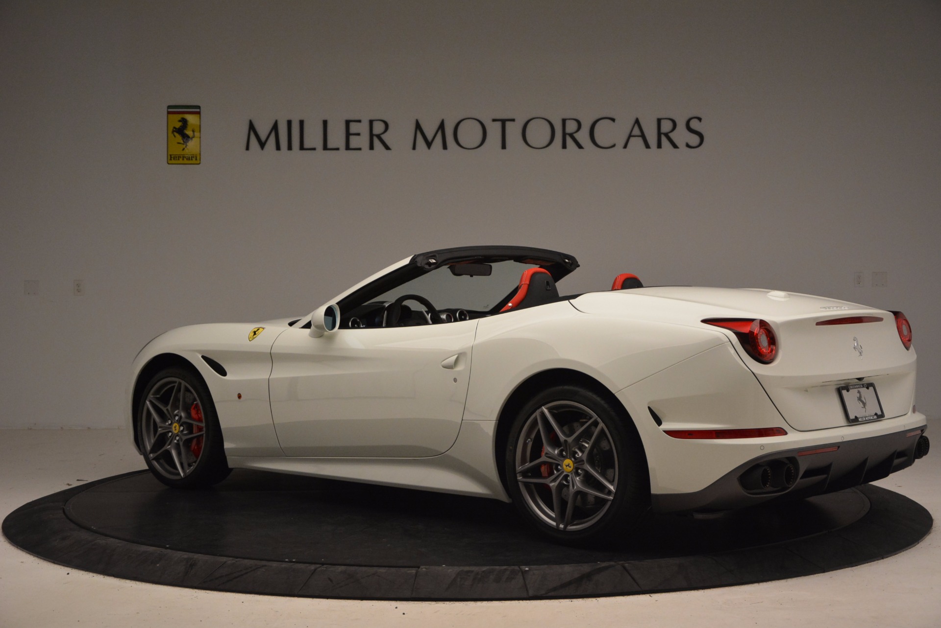 Used-2017-Ferrari-California-T