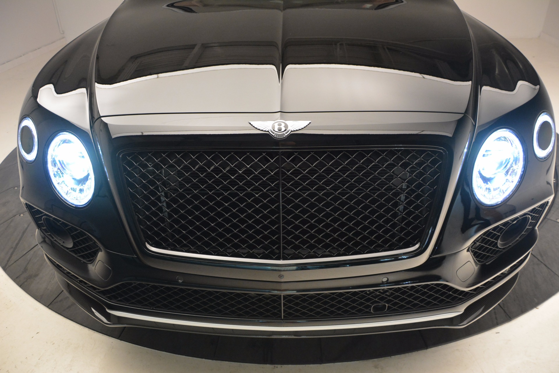 New-2018-Bentley-Bentayga-Black-Edition