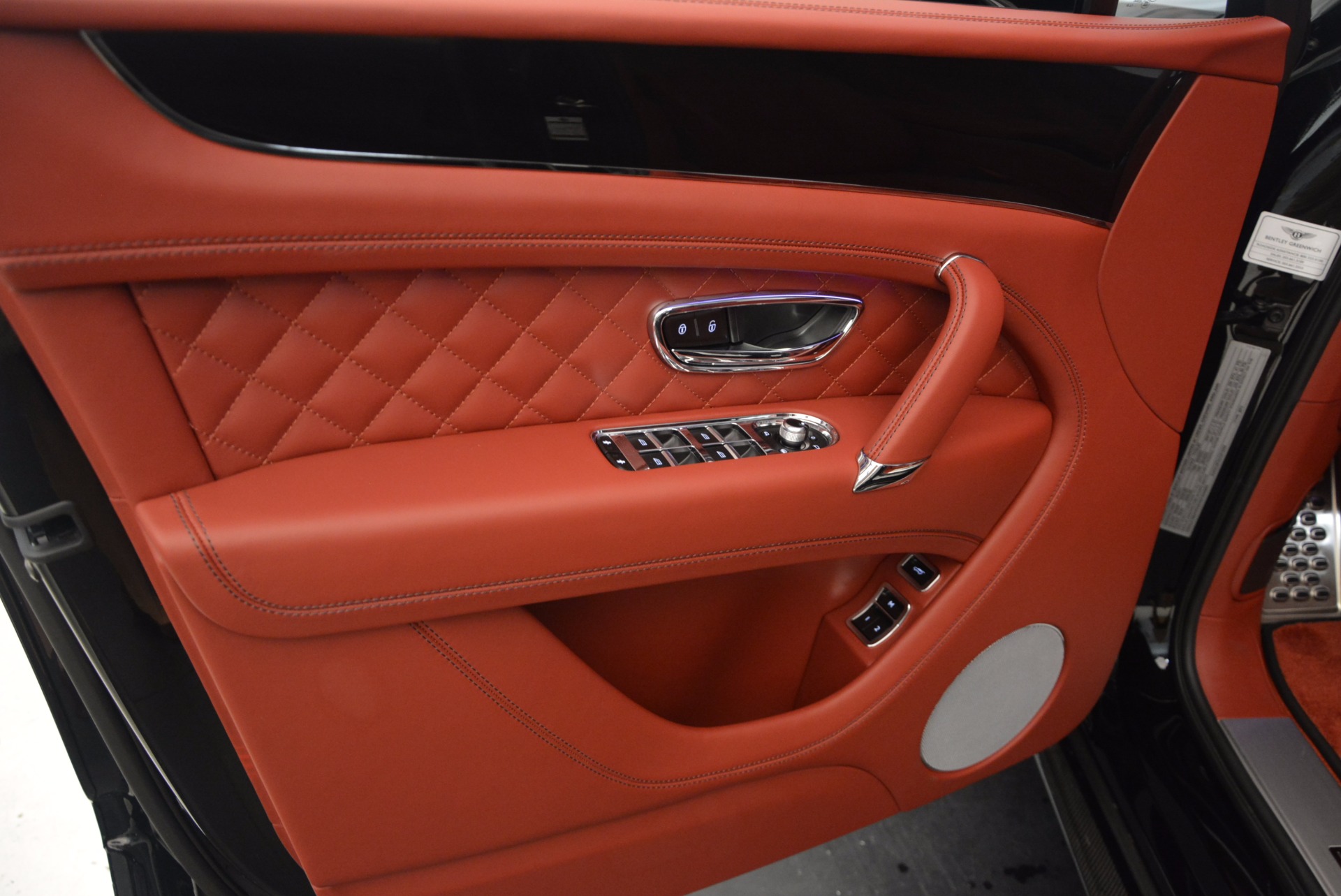 New-2018-Bentley-Bentayga-Black-Edition