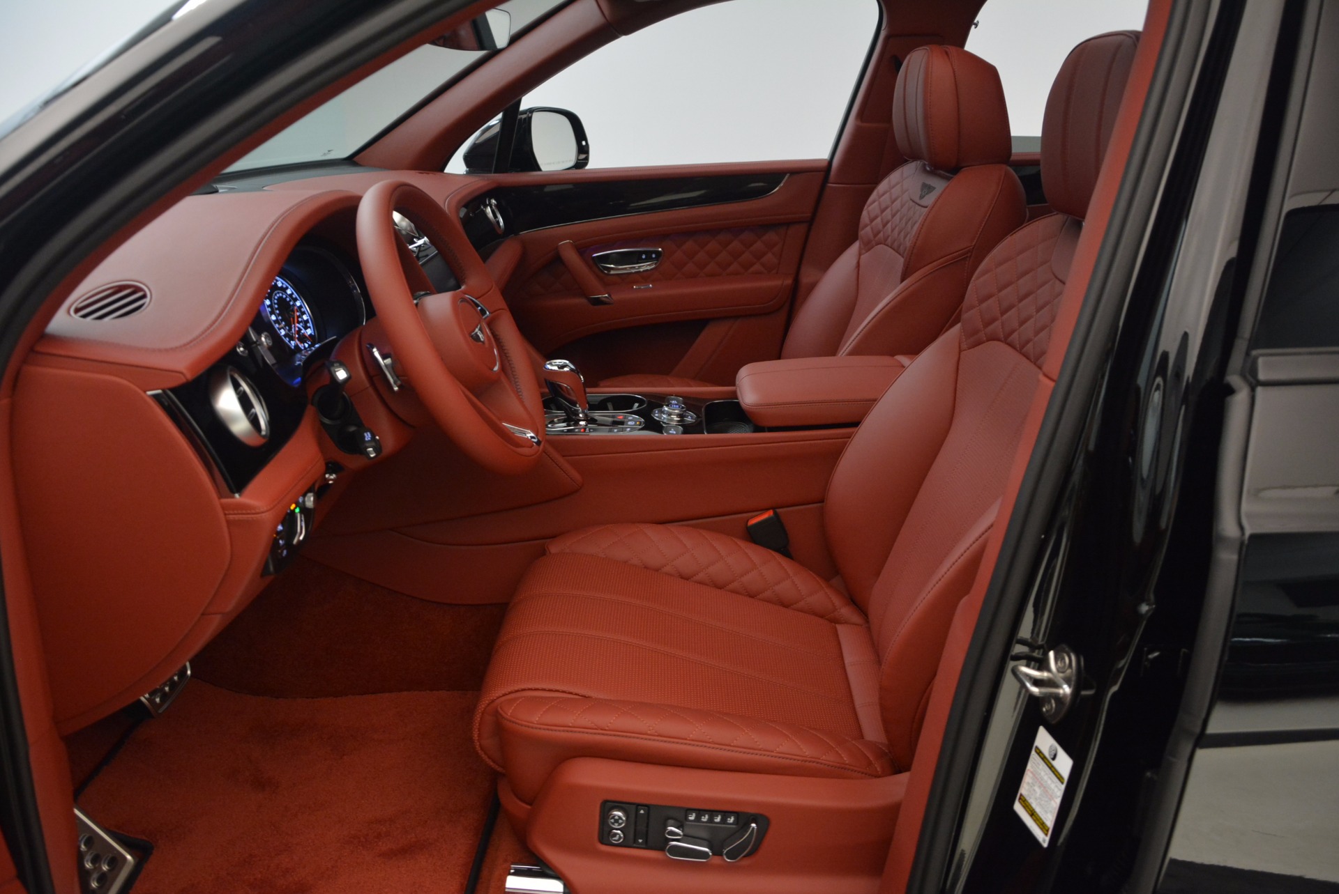 New-2018-Bentley-Bentayga-Black-Edition