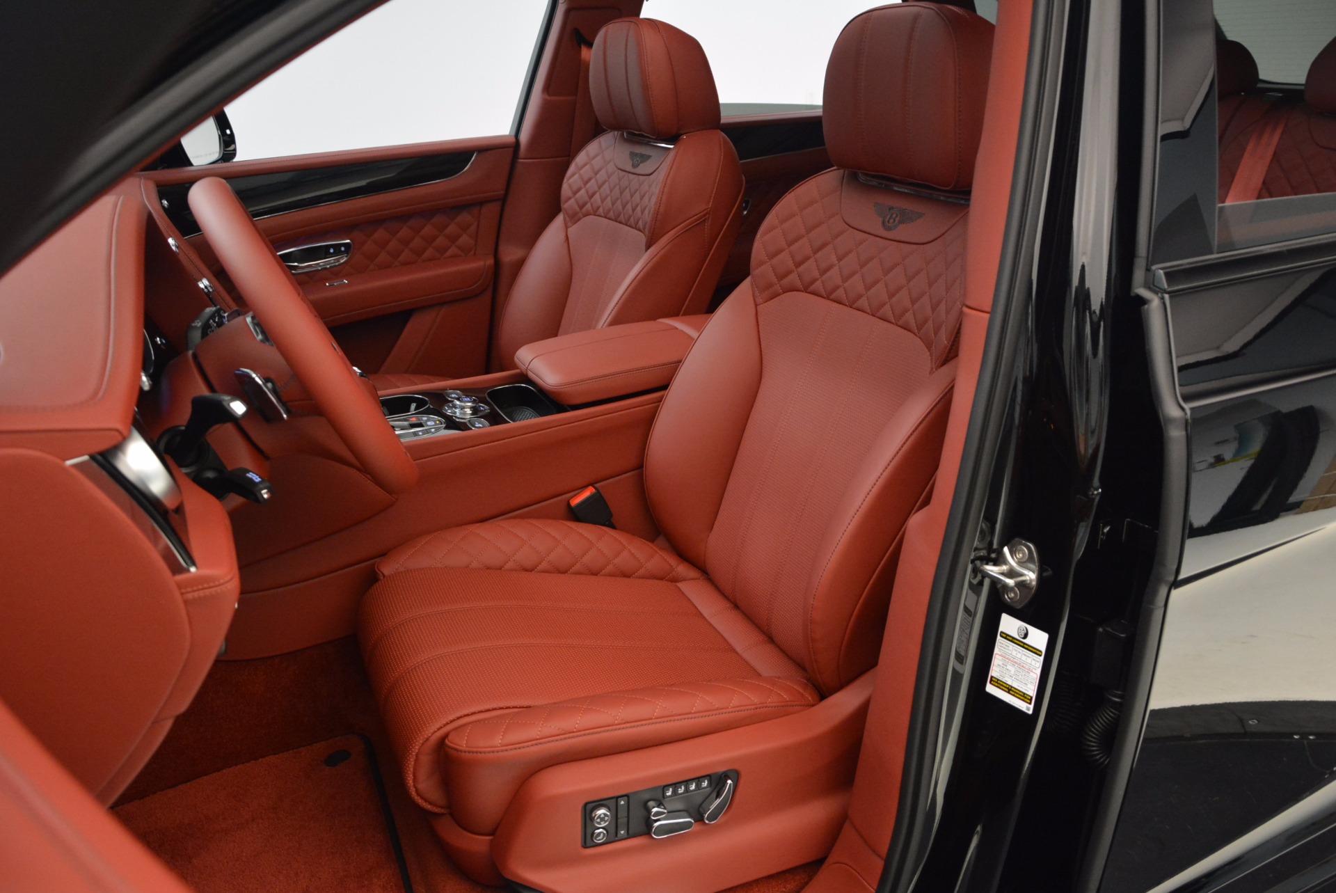 New-2018-Bentley-Bentayga-Black-Edition