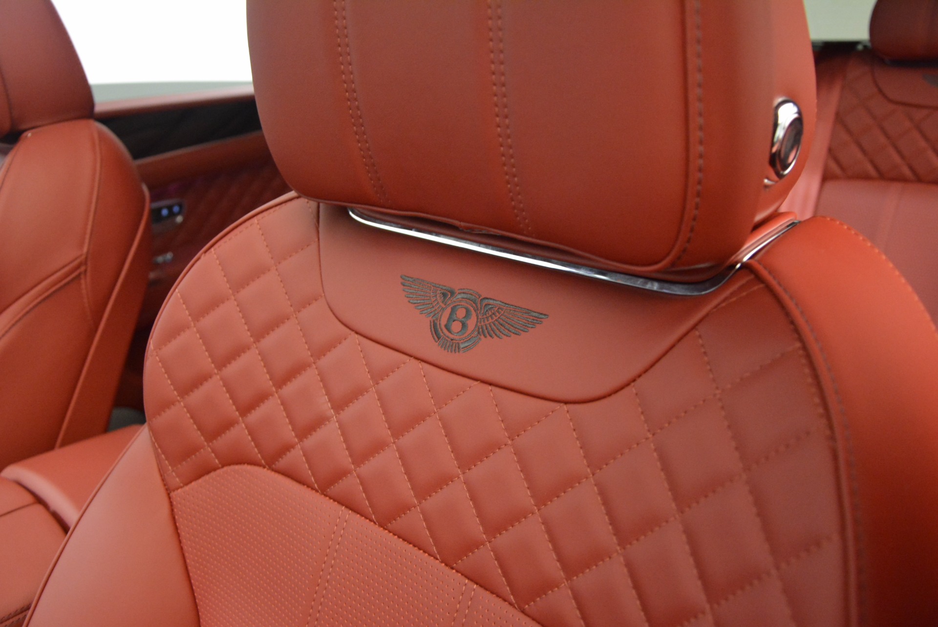 New-2018-Bentley-Bentayga-Black-Edition