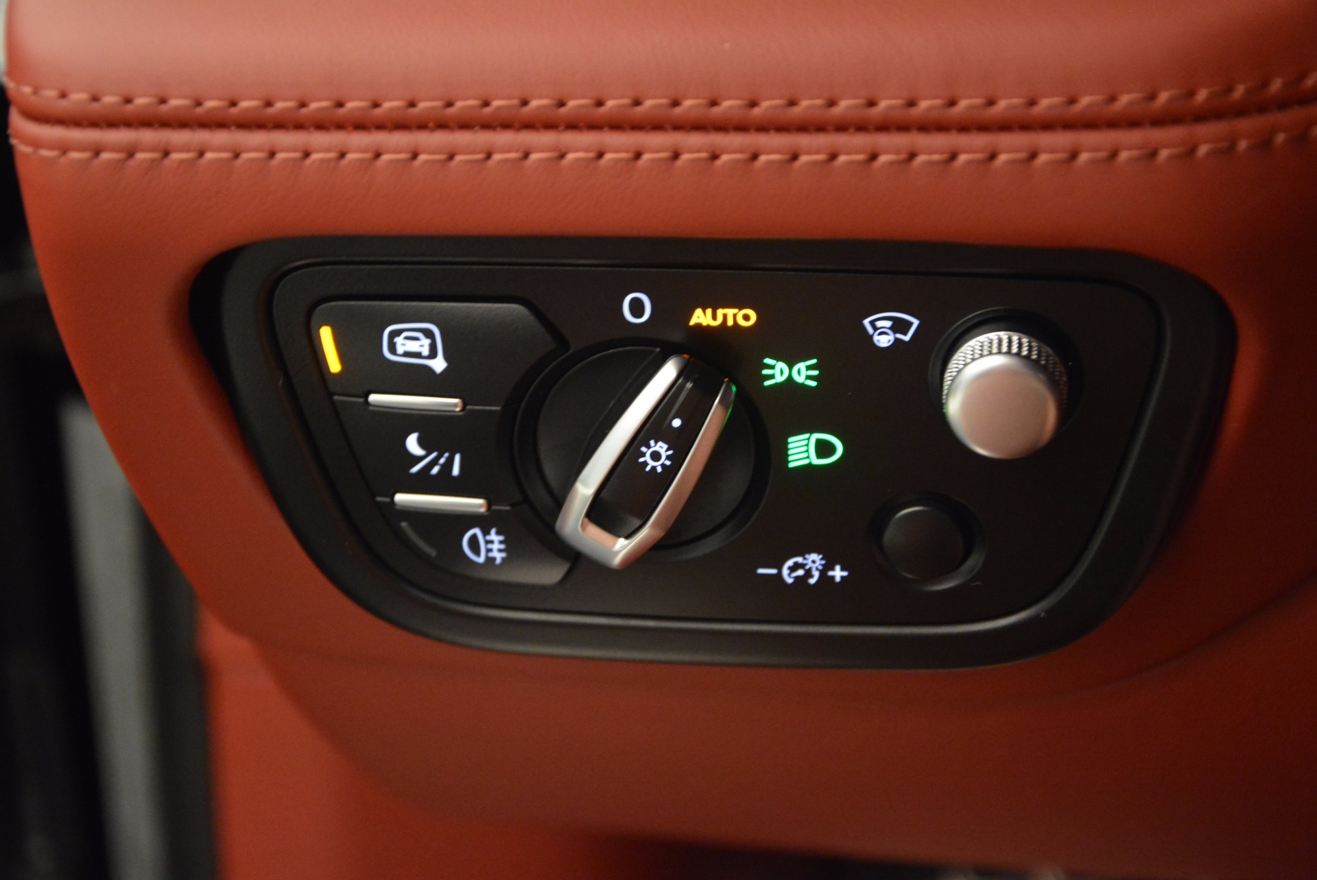 New-2018-Bentley-Bentayga-Black-Edition