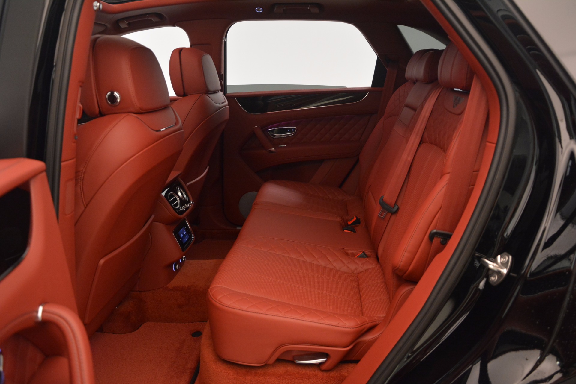 New-2018-Bentley-Bentayga-Black-Edition