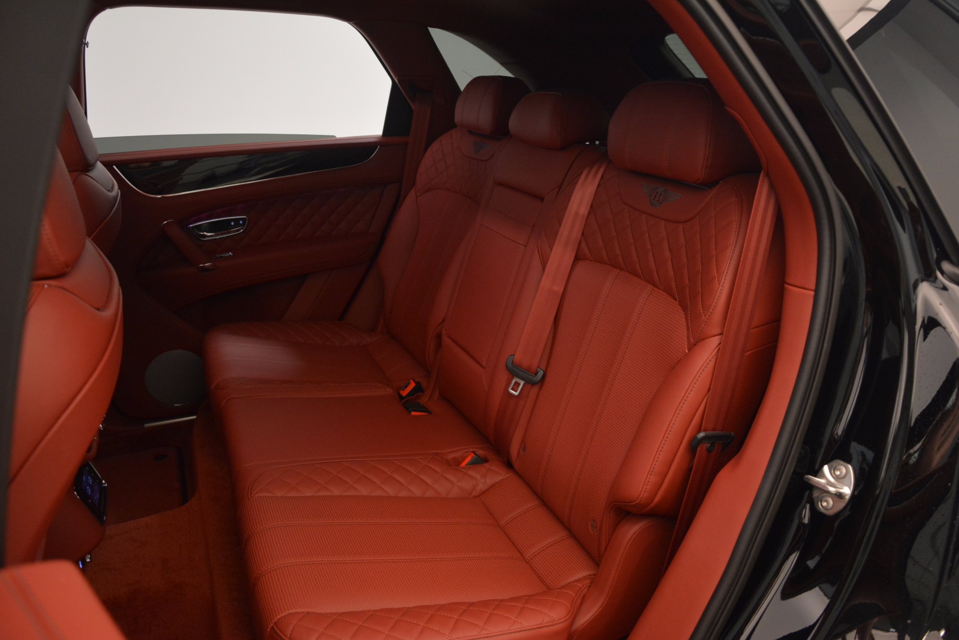 New-2018-Bentley-Bentayga-Black-Edition