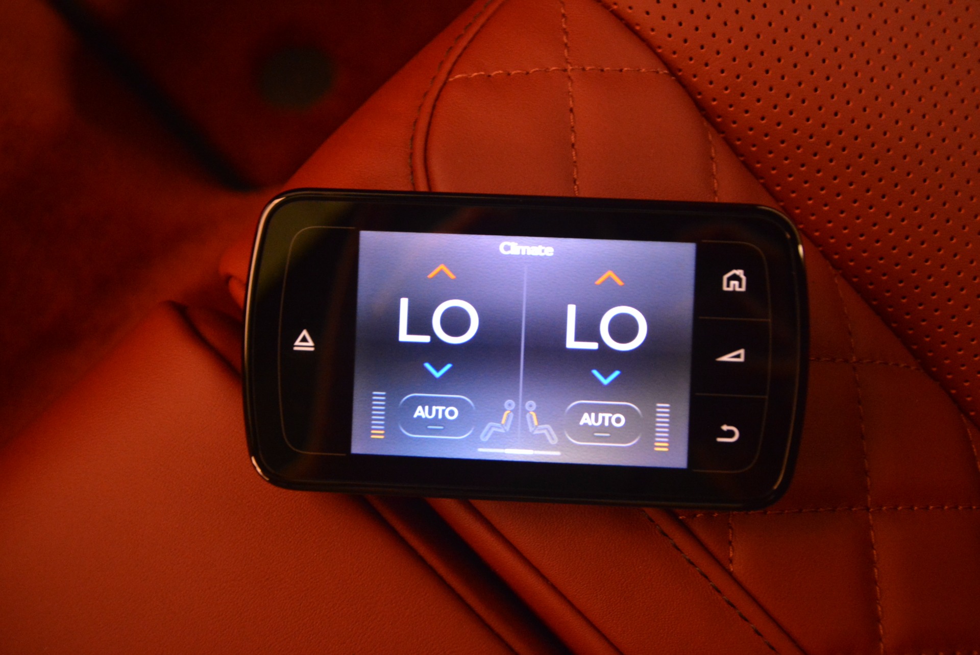 New-2018-Bentley-Bentayga-Black-Edition