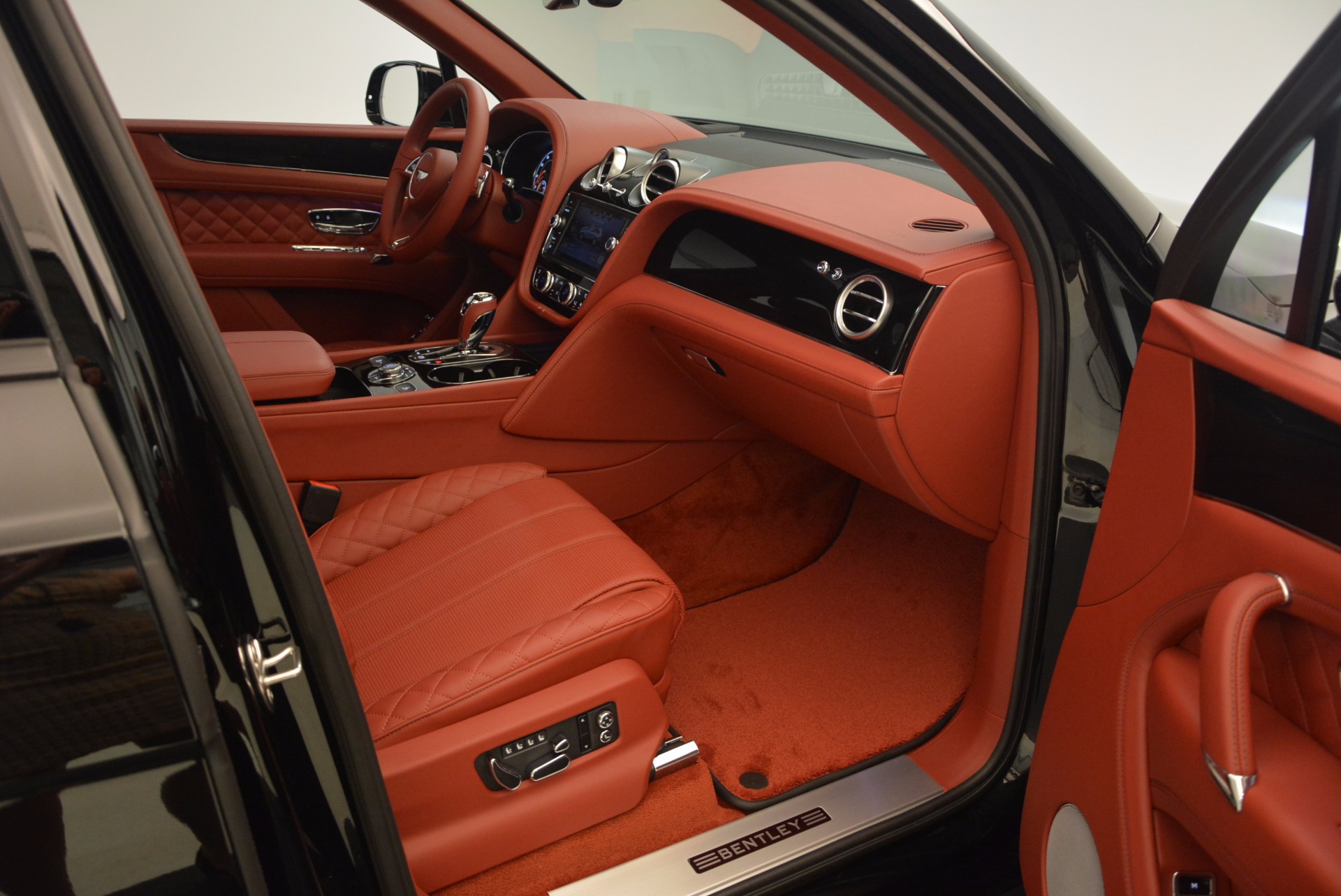 New-2018-Bentley-Bentayga-Black-Edition