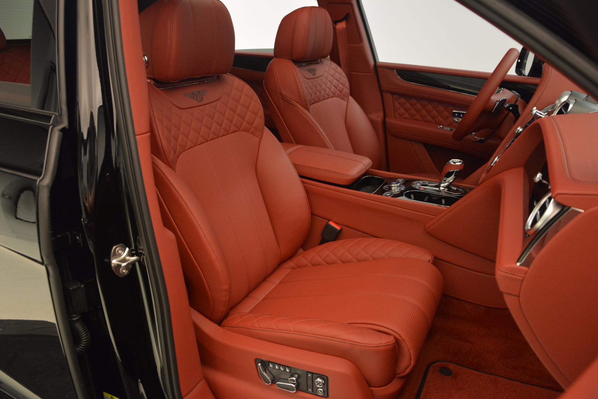 New-2018-Bentley-Bentayga-Black-Edition