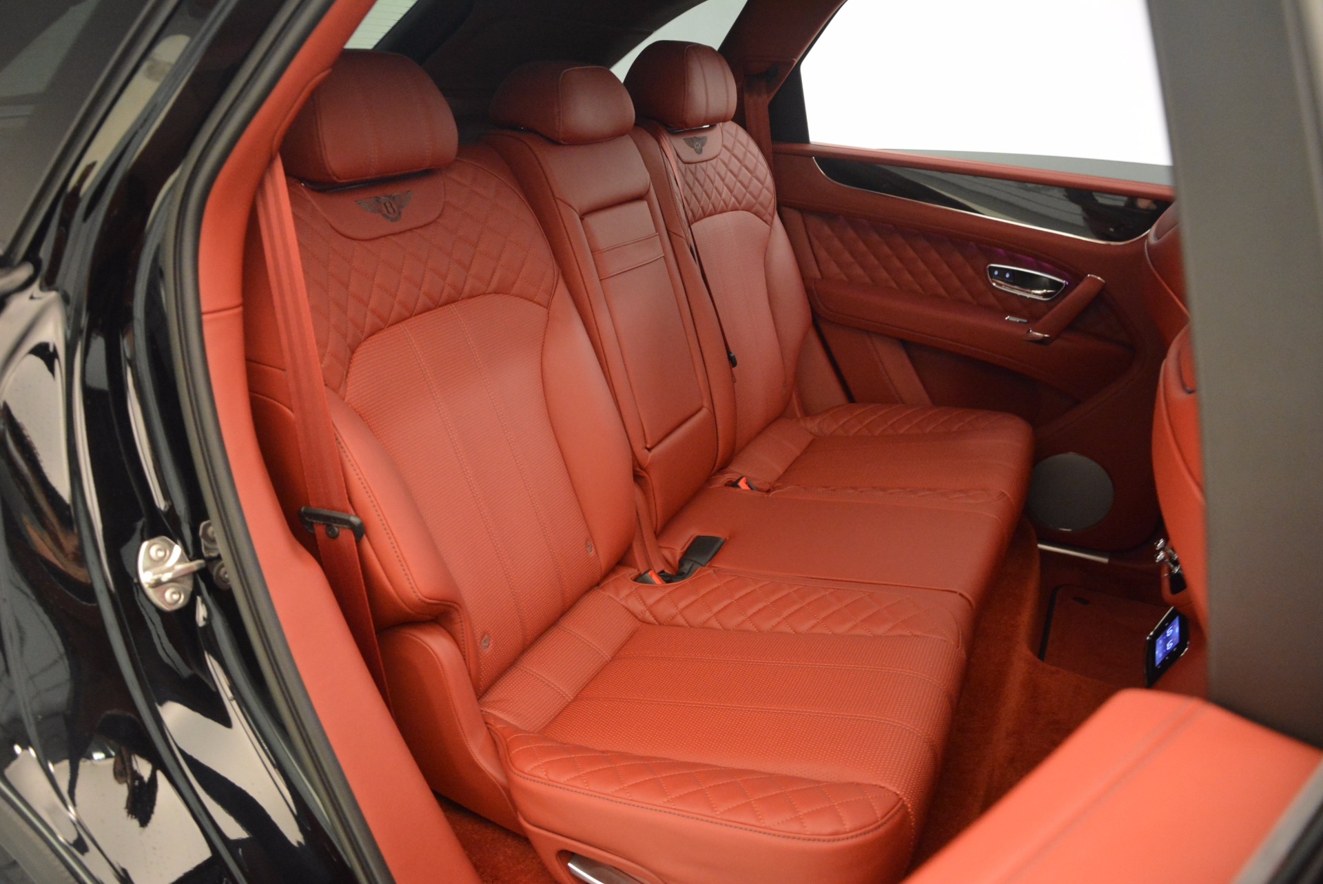 New-2018-Bentley-Bentayga-Black-Edition