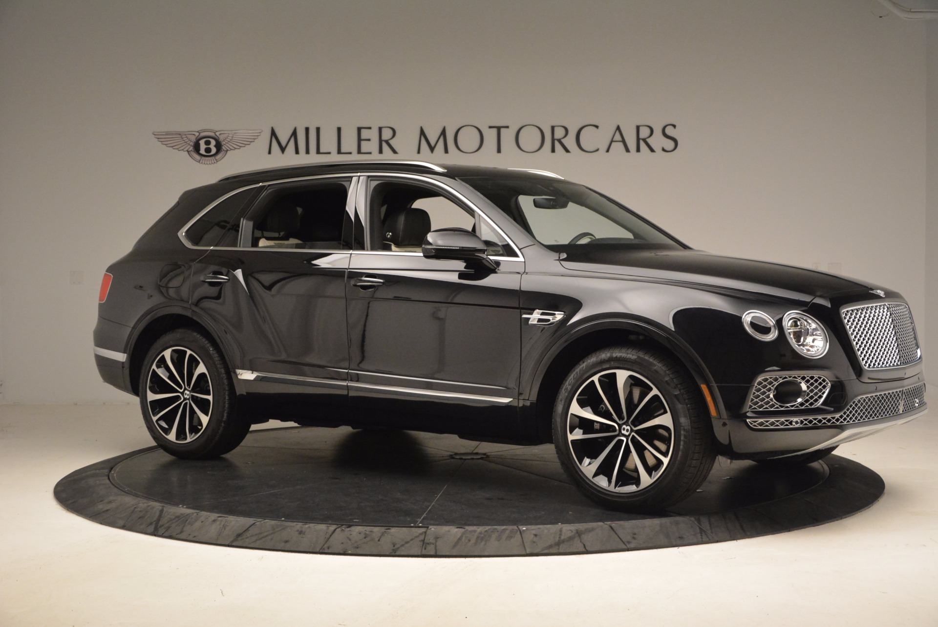 New-2018-Bentley-Bentayga-Signature