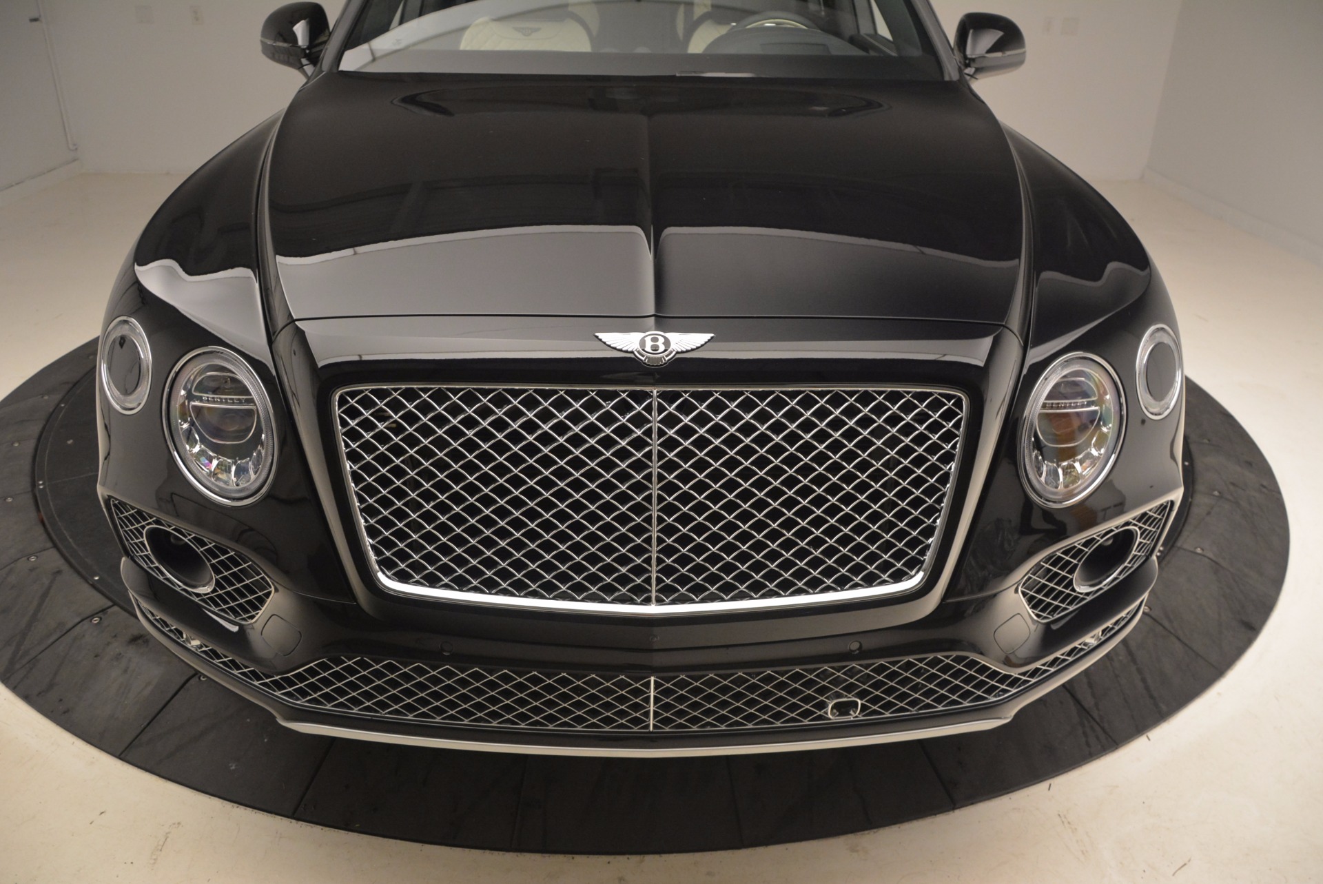 New-2018-Bentley-Bentayga-Signature