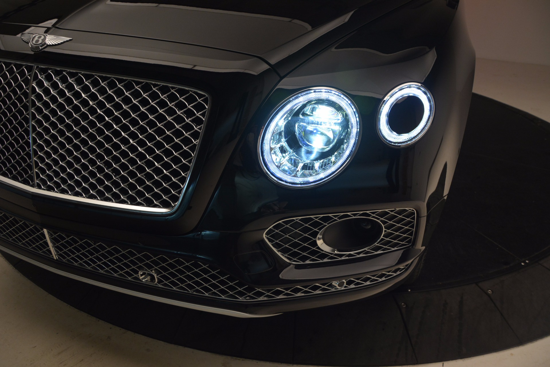 New-2018-Bentley-Bentayga-Signature