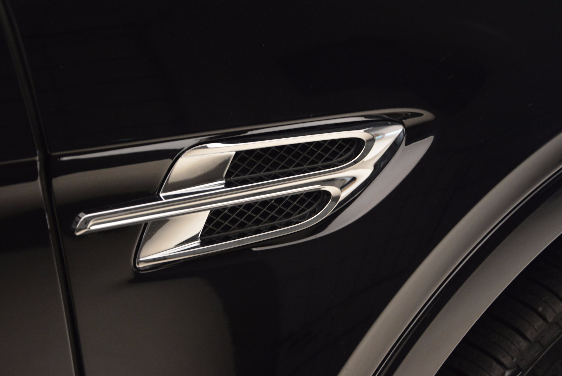 New-2018-Bentley-Bentayga-Signature