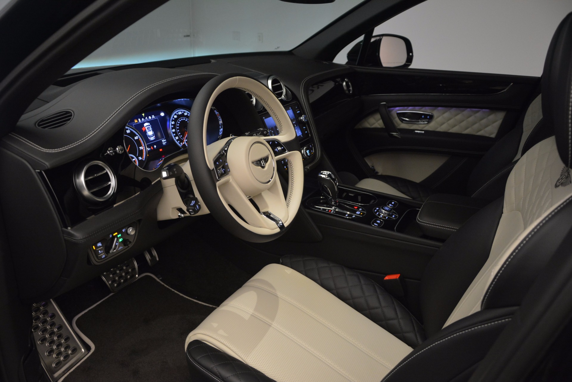 New-2018-Bentley-Bentayga-Signature