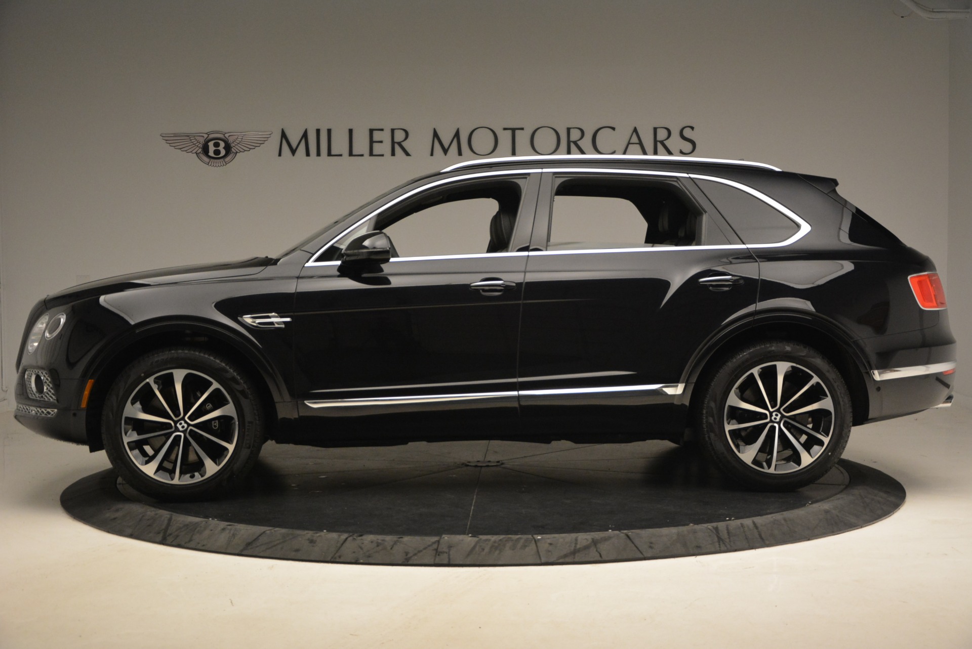 New-2018-Bentley-Bentayga-Signature