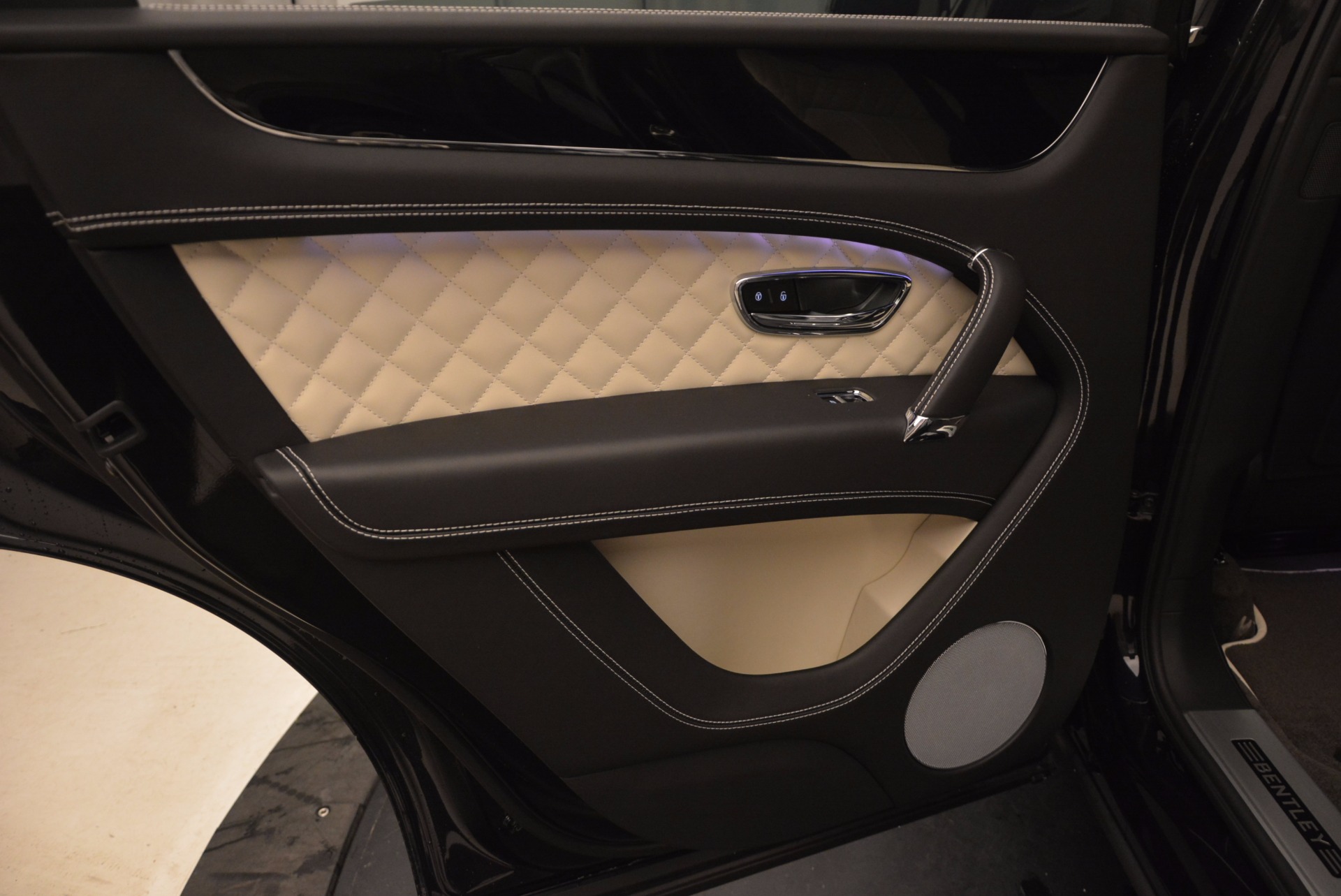 New-2018-Bentley-Bentayga-Signature