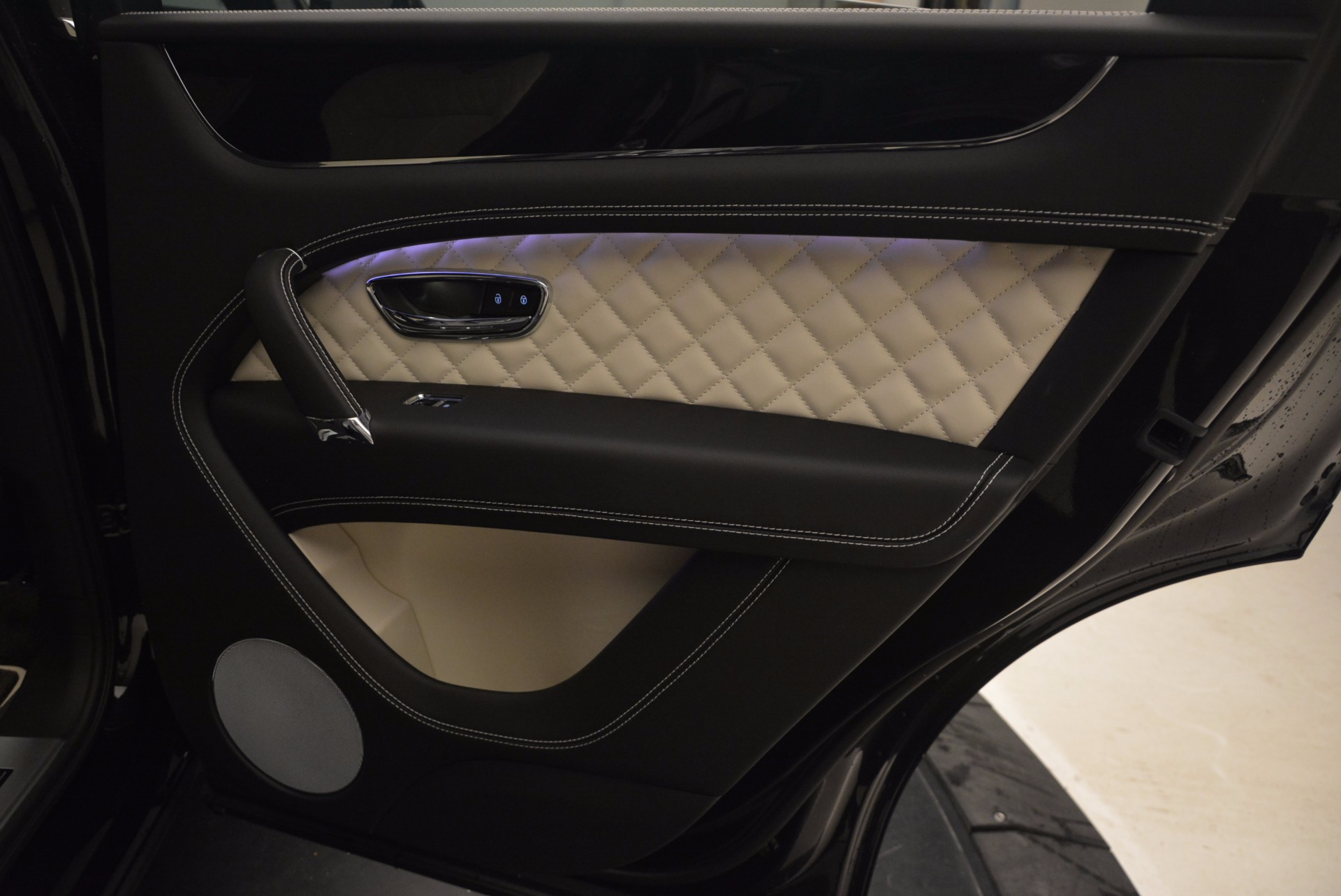 New-2018-Bentley-Bentayga-Signature