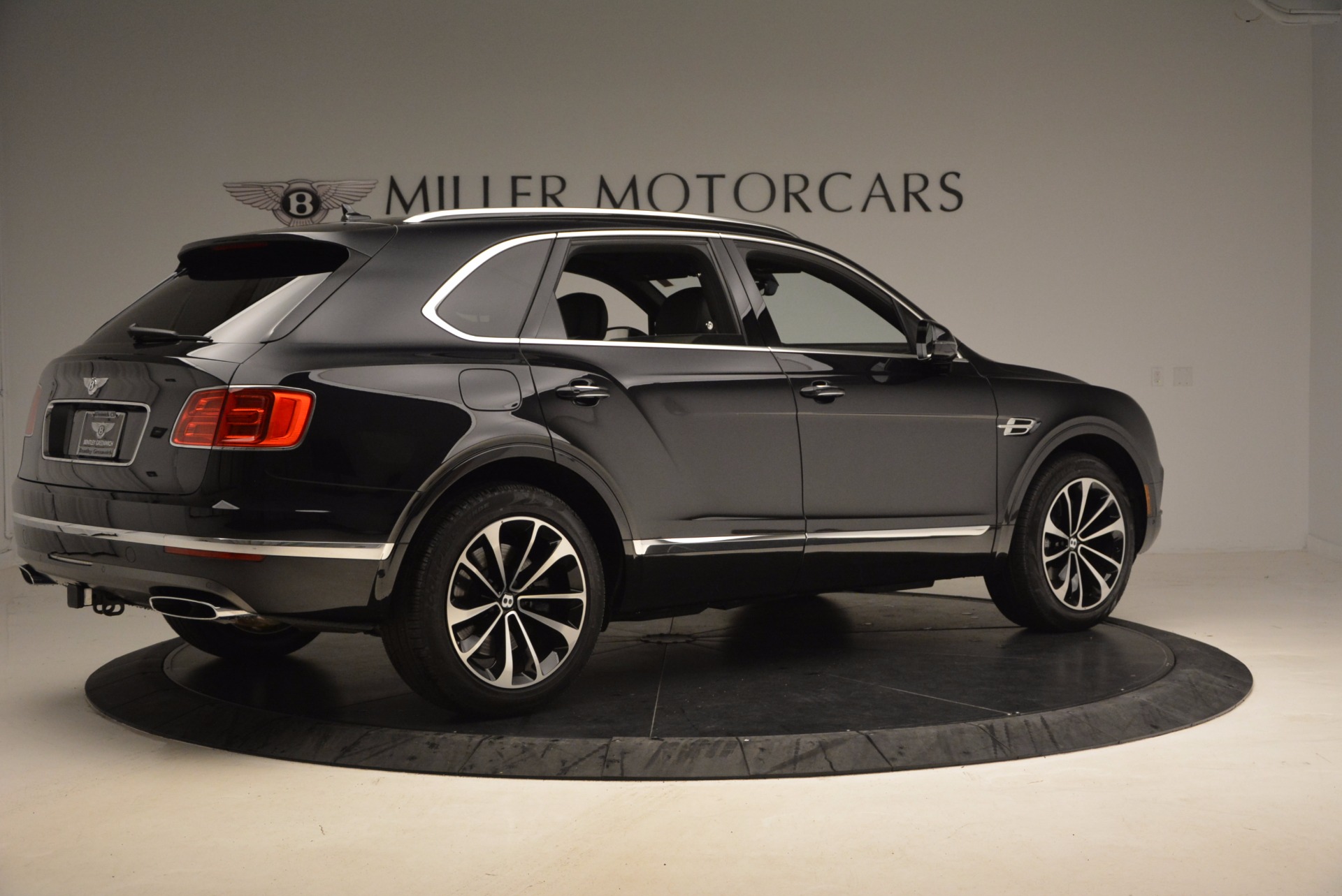 New-2018-Bentley-Bentayga-Signature