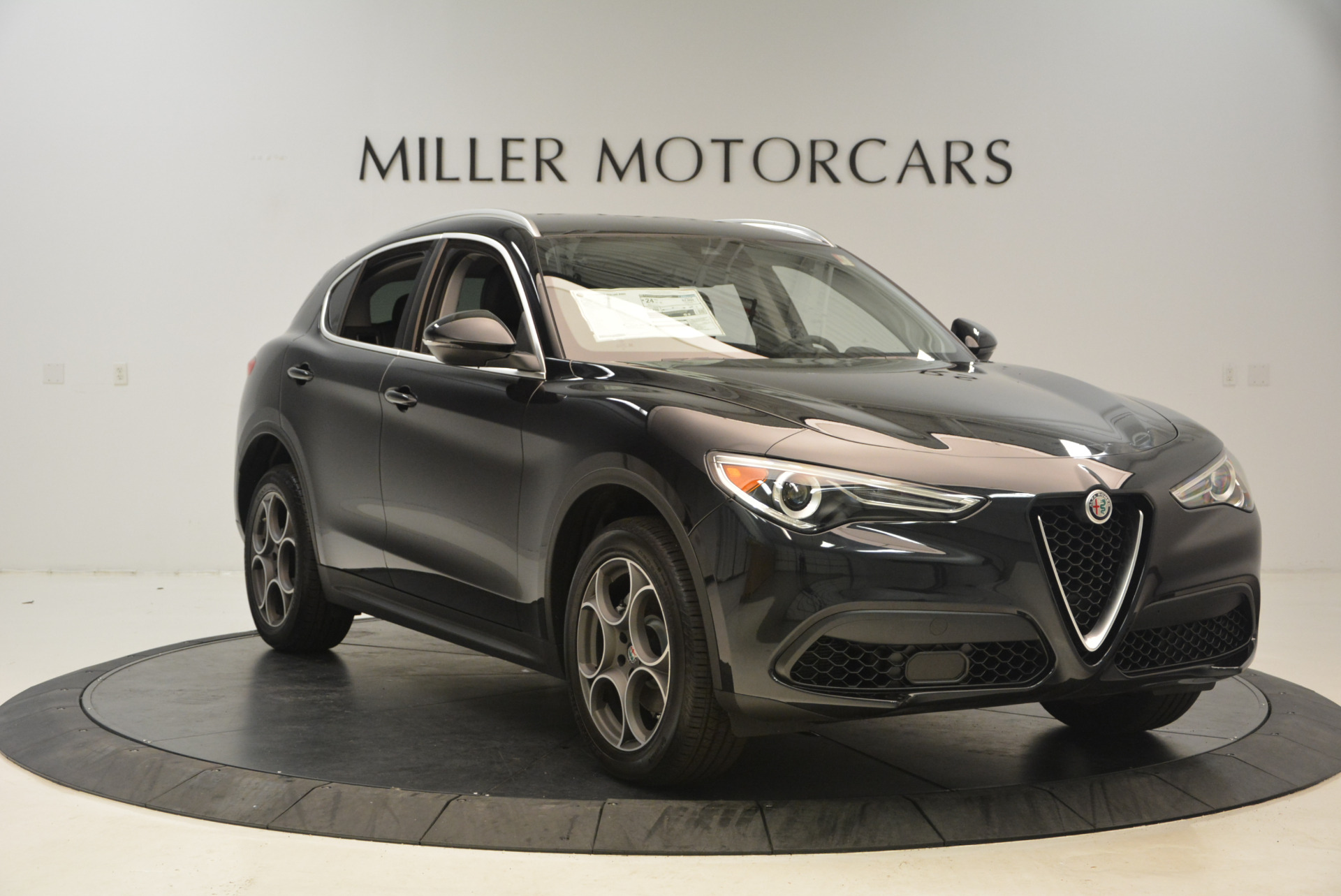 New-2018-Alfa-Romeo-Stelvio-Q4