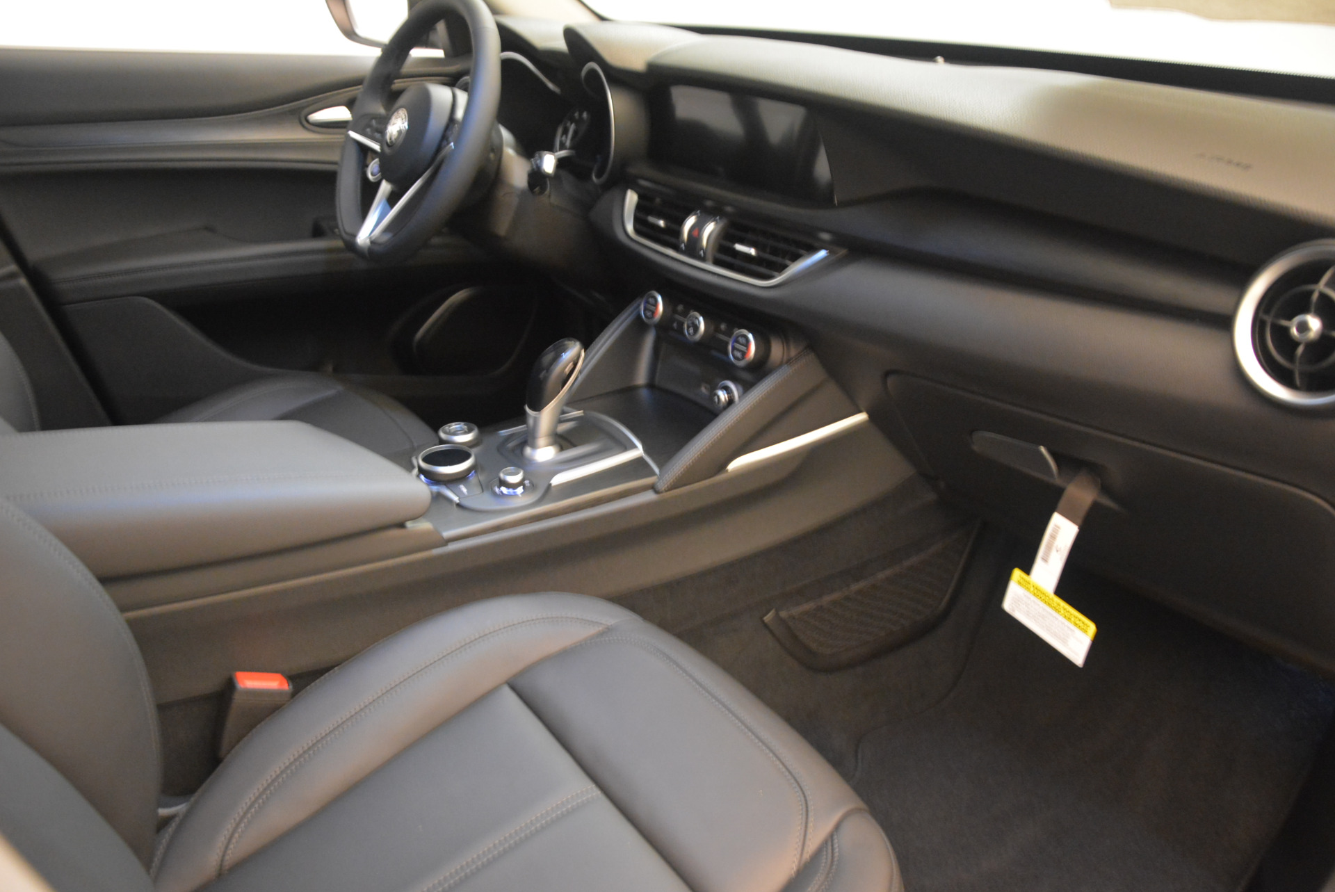 New-2018-Alfa-Romeo-Stelvio-Q4