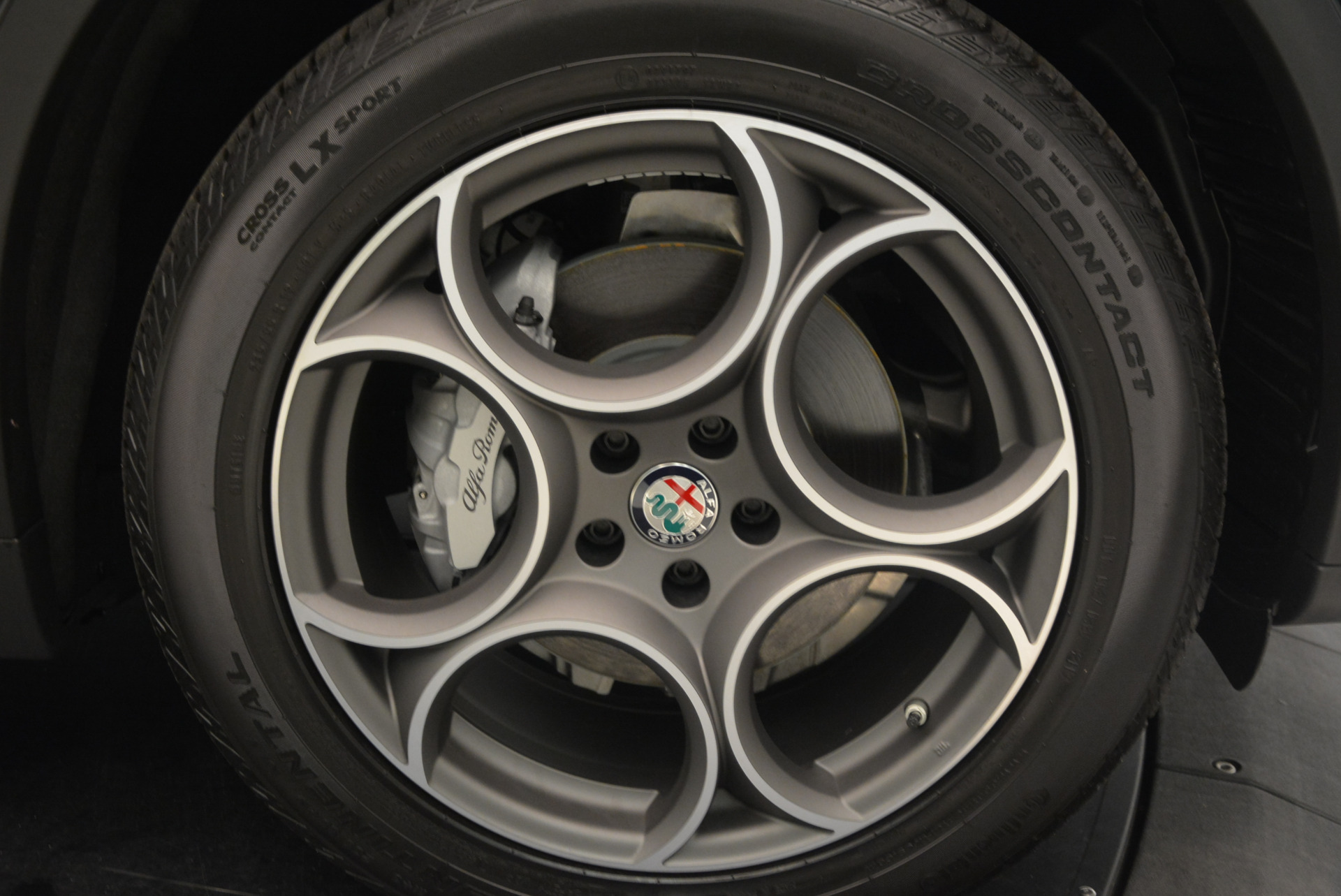 New-2018-Alfa-Romeo-Stelvio-Q4