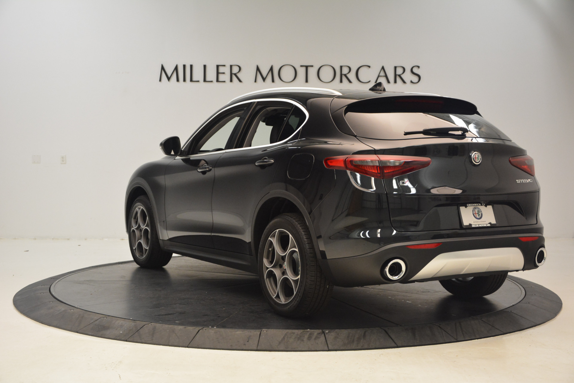 New-2018-Alfa-Romeo-Stelvio-Q4