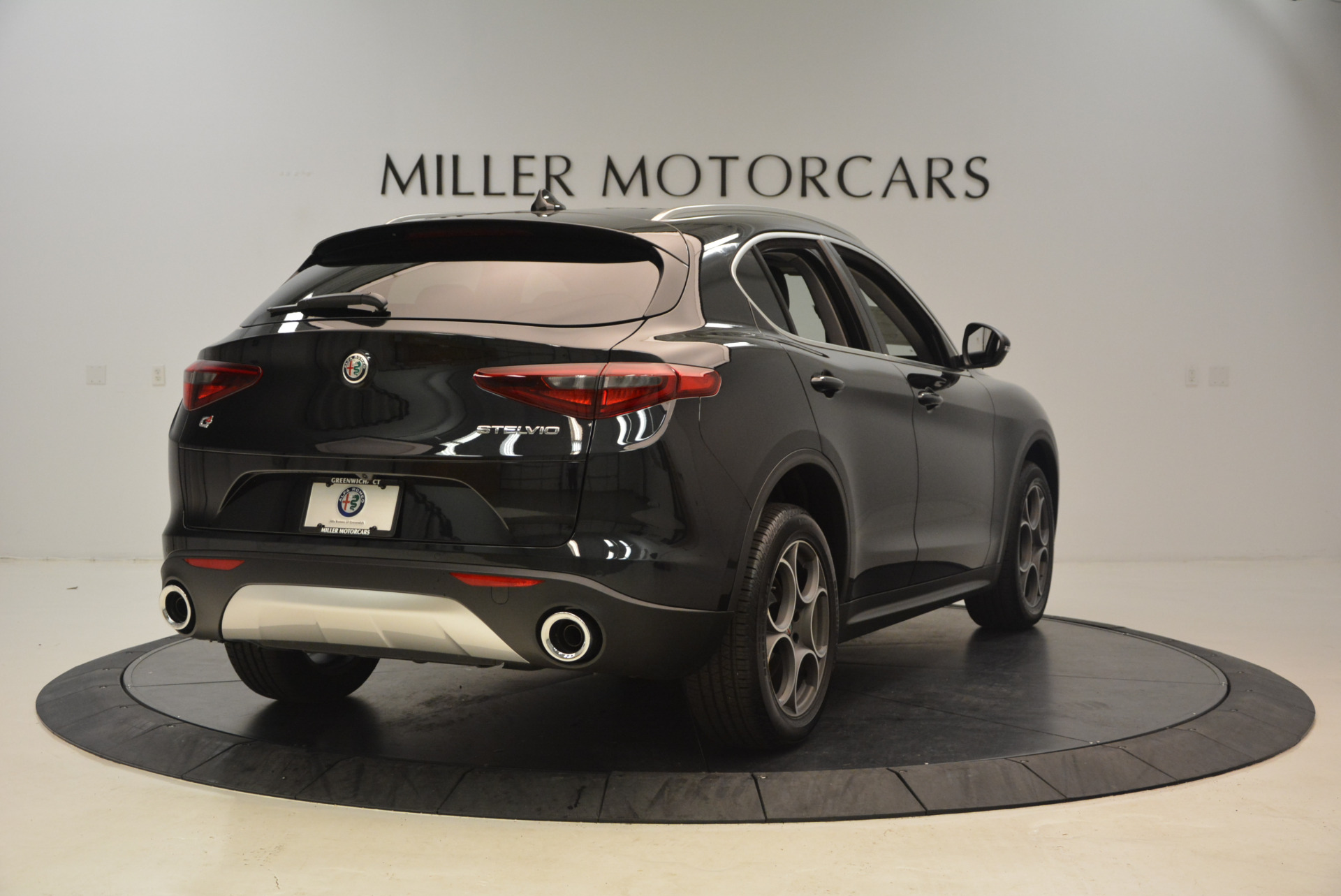 New-2018-Alfa-Romeo-Stelvio-Q4