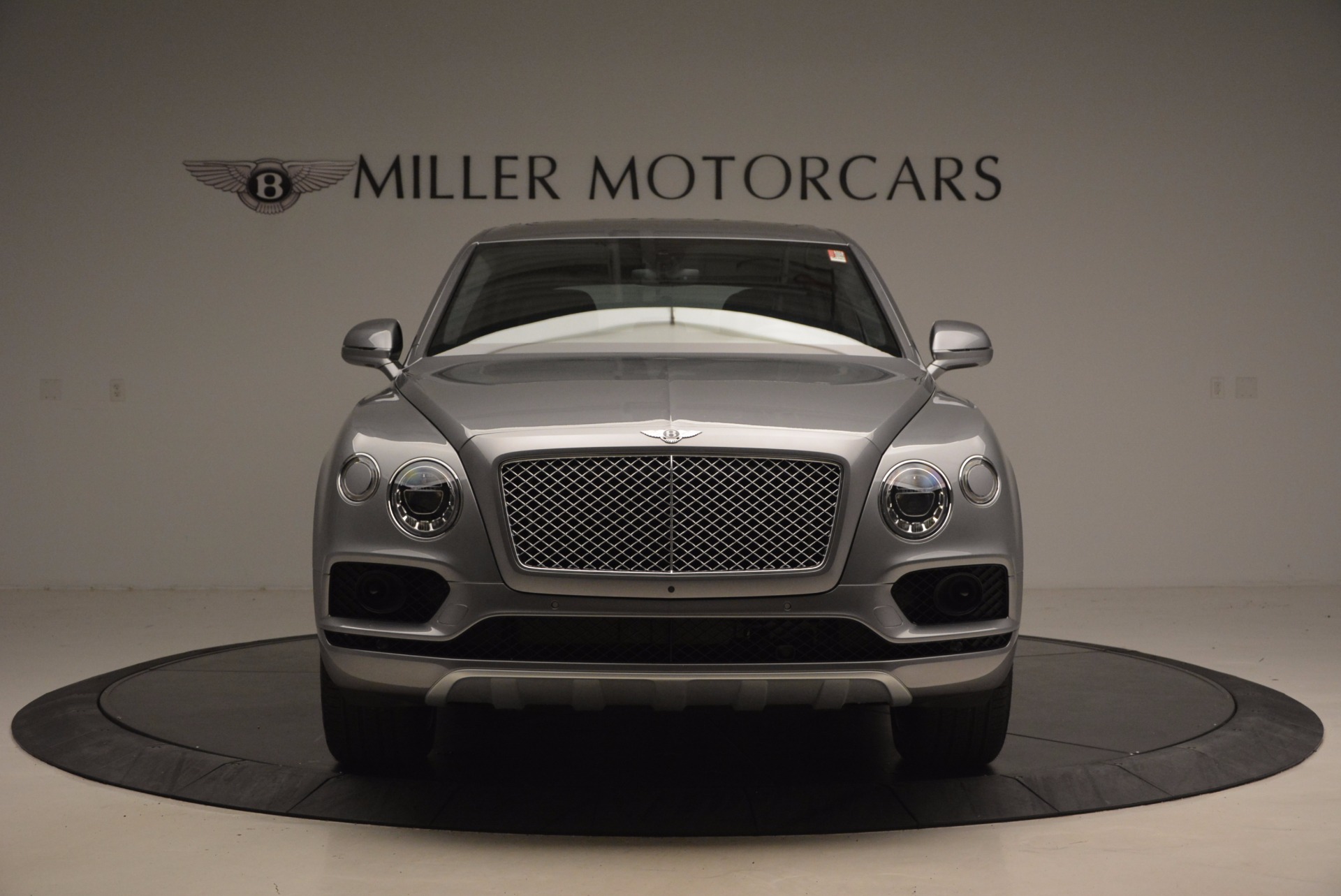 New-2018-Bentley-Bentayga-Onyx