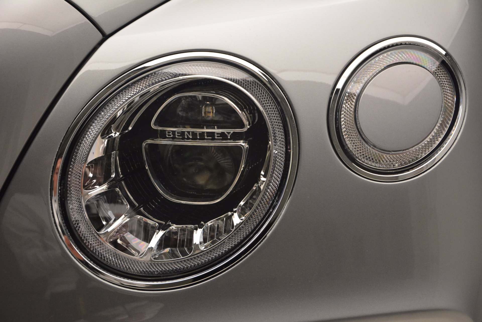 New-2018-Bentley-Bentayga-Onyx