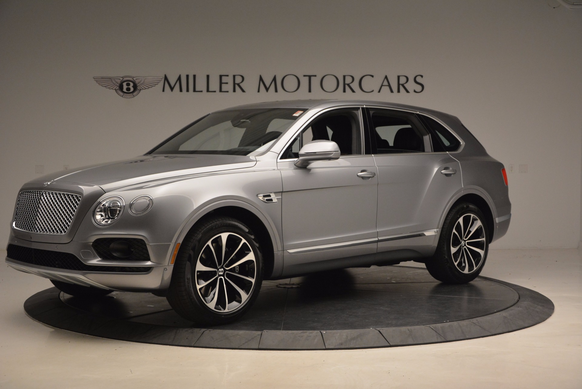 New-2018-Bentley-Bentayga-Onyx