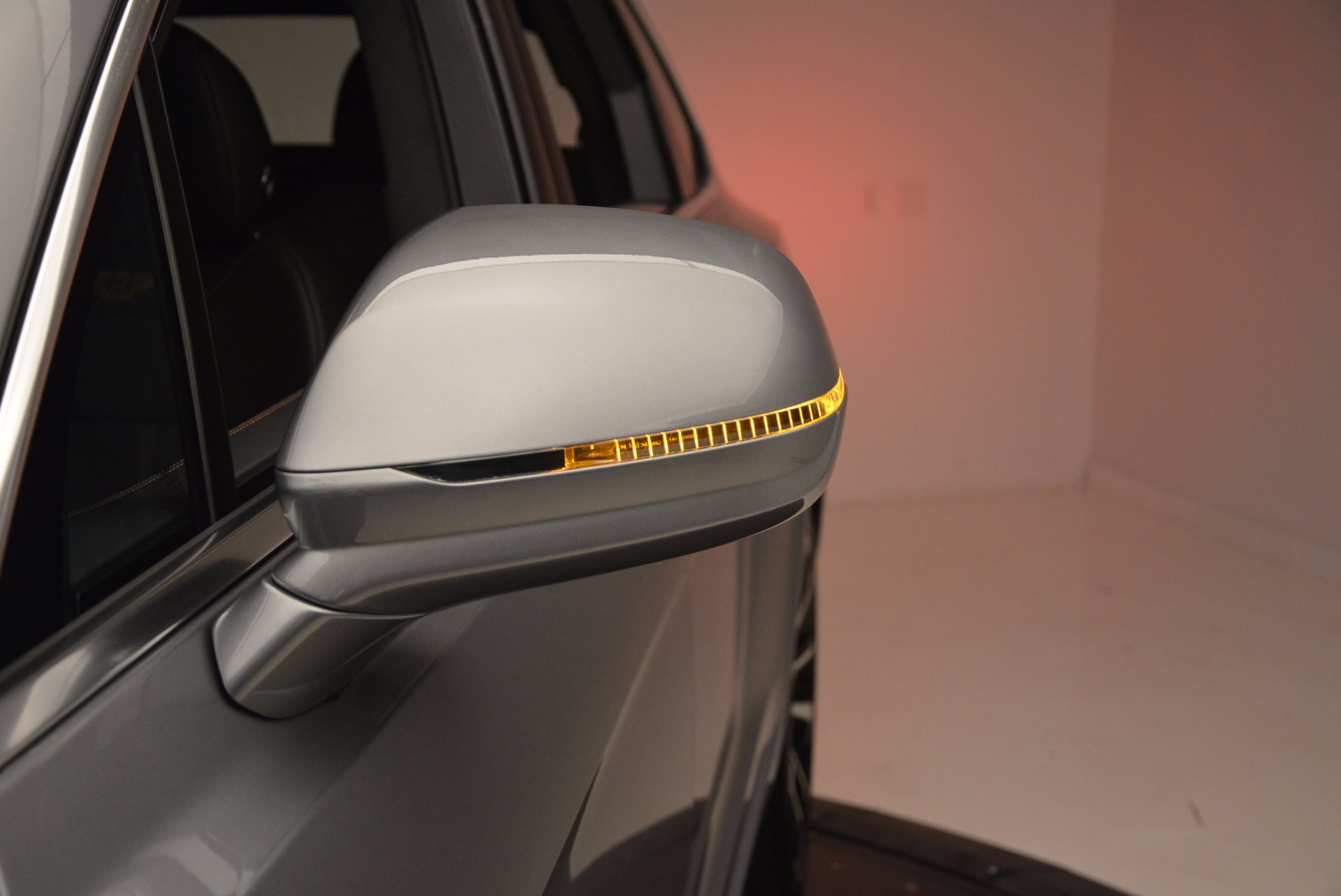 New-2018-Bentley-Bentayga-Onyx