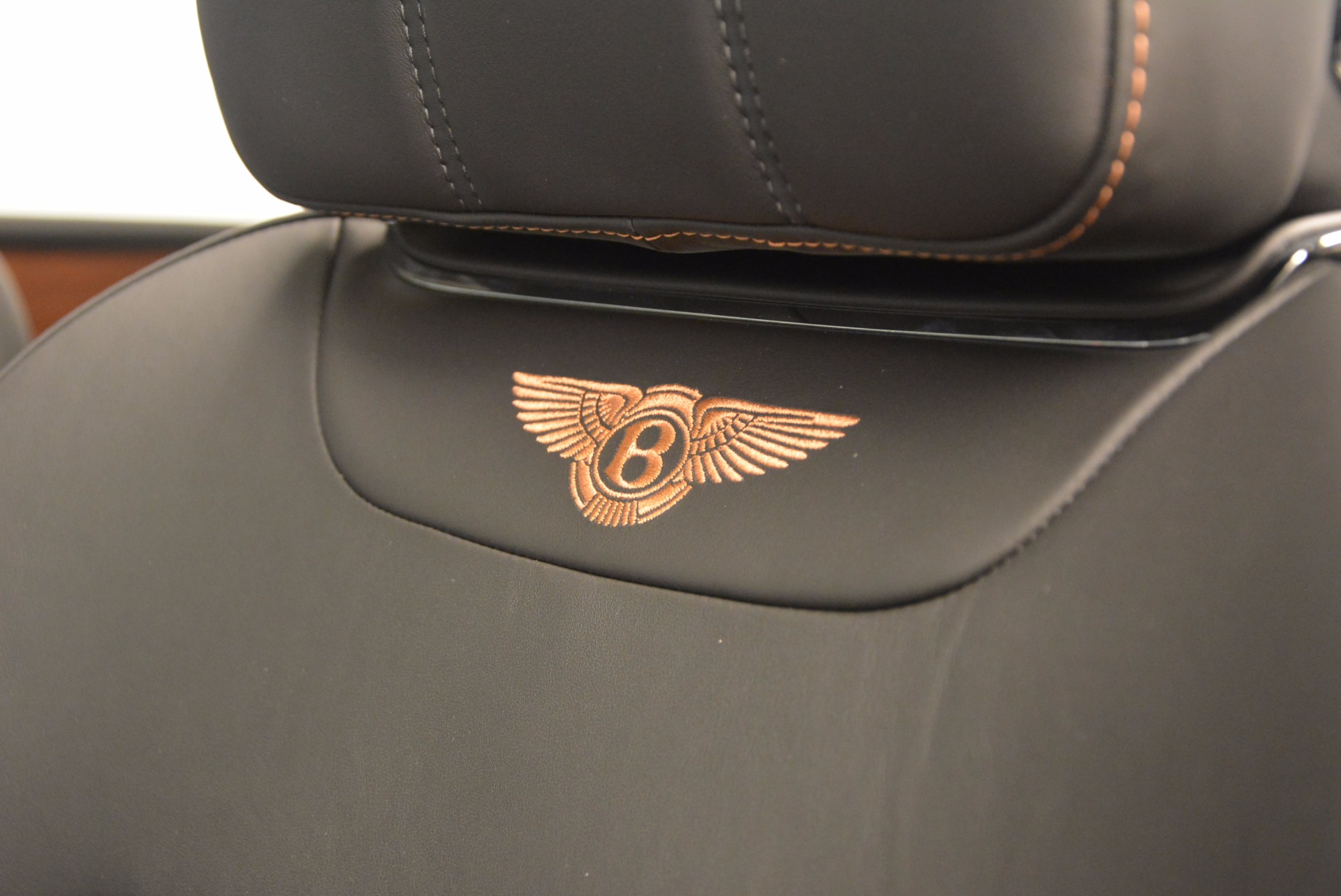 New-2018-Bentley-Bentayga-Onyx