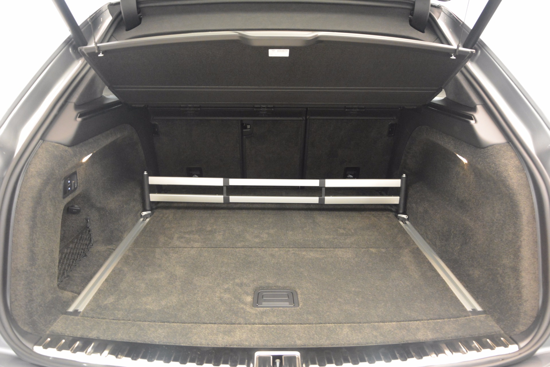 New-2018-Bentley-Bentayga-Onyx