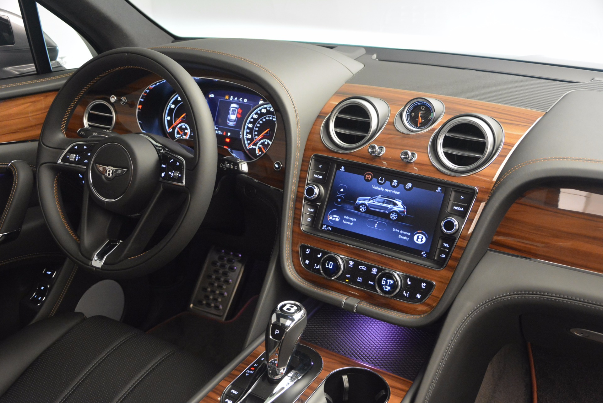 New-2018-Bentley-Bentayga-Onyx