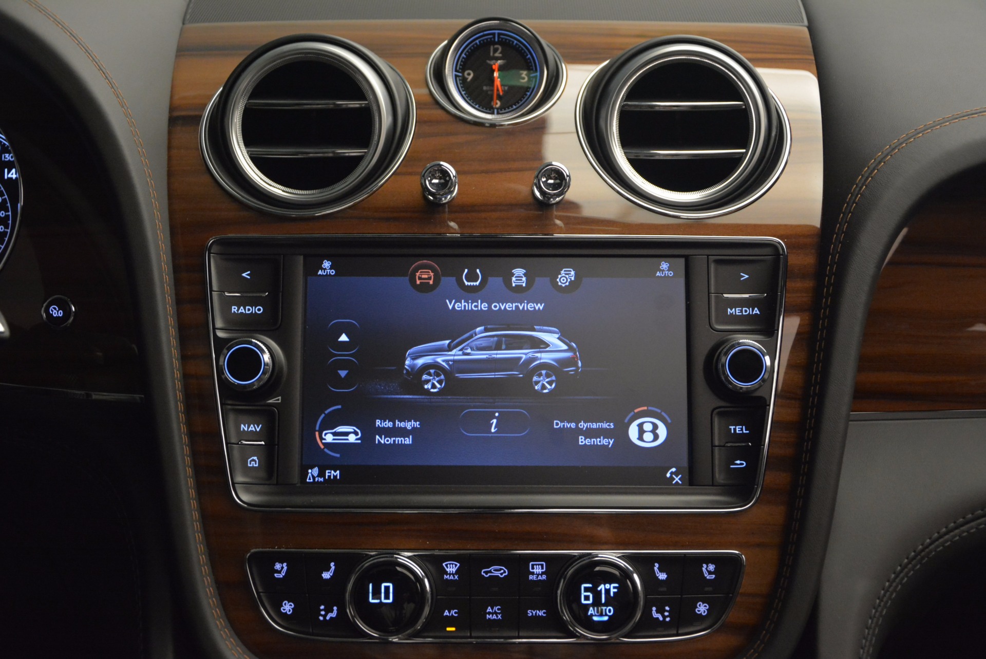 New-2018-Bentley-Bentayga-Onyx