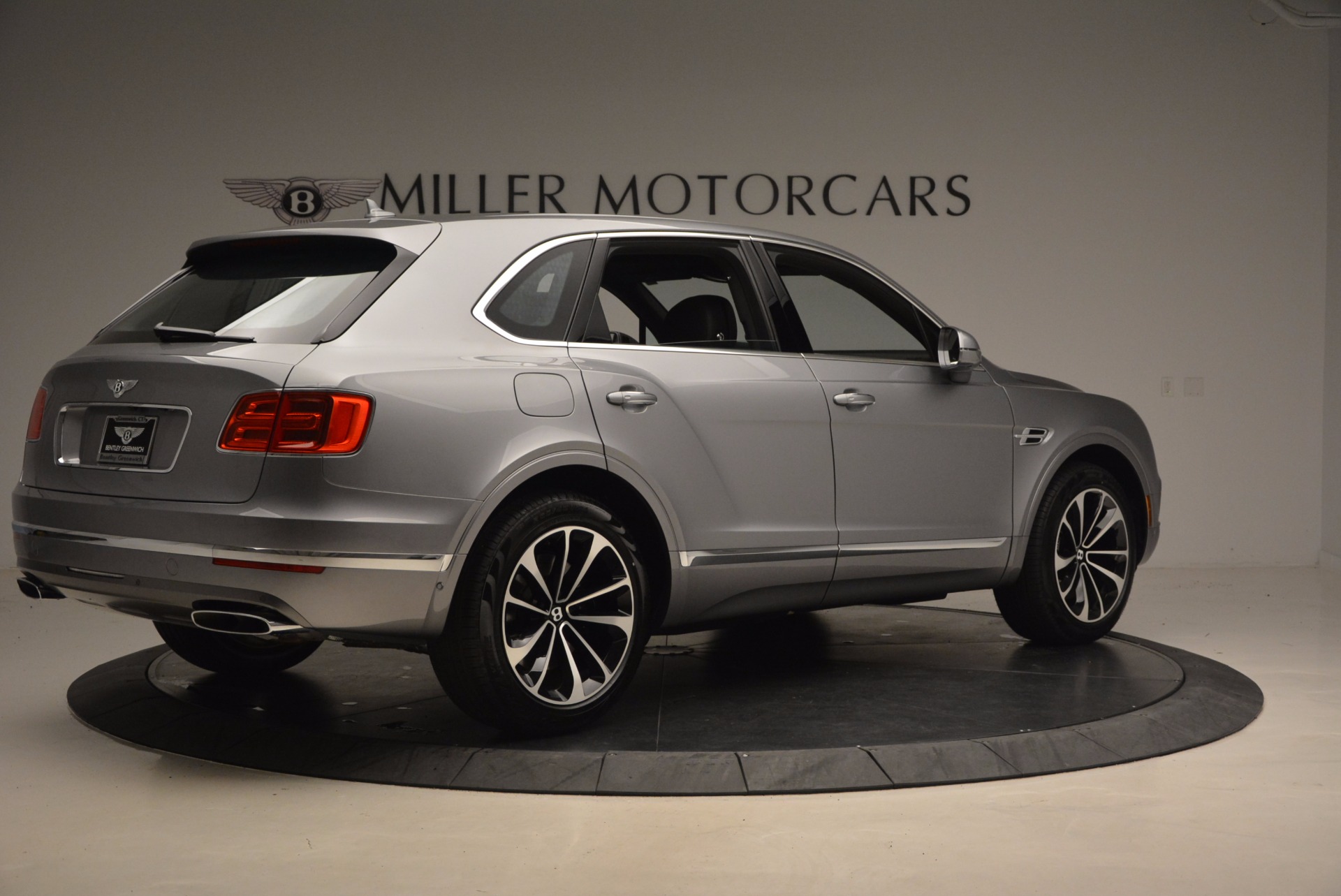 New-2018-Bentley-Bentayga-Onyx