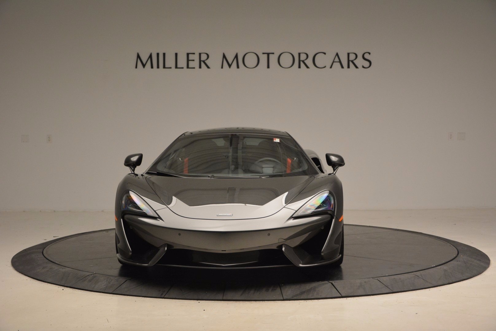 New-2017-McLaren-570GT