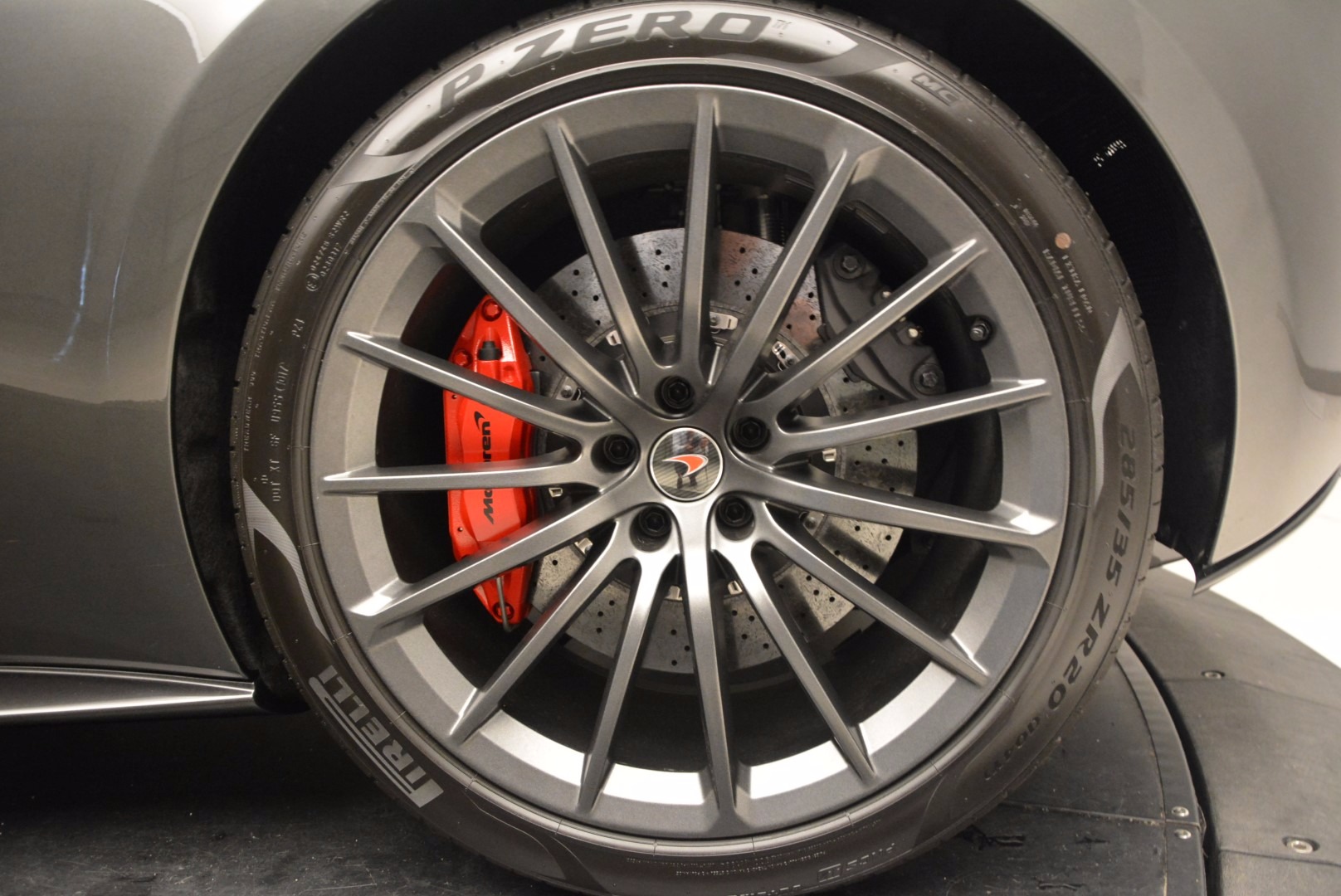 New-2017-McLaren-570GT