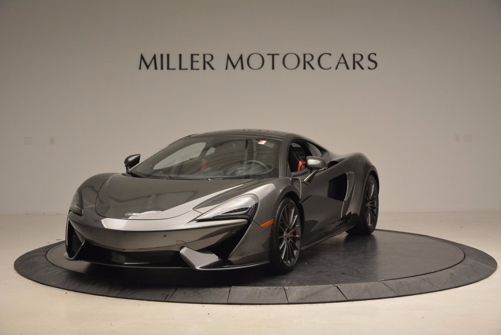 New-2017-McLaren-570GT