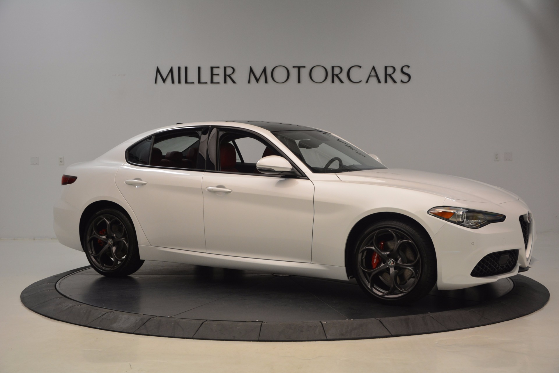 New-2017-Alfa-Romeo-Giulia-Ti-Q4