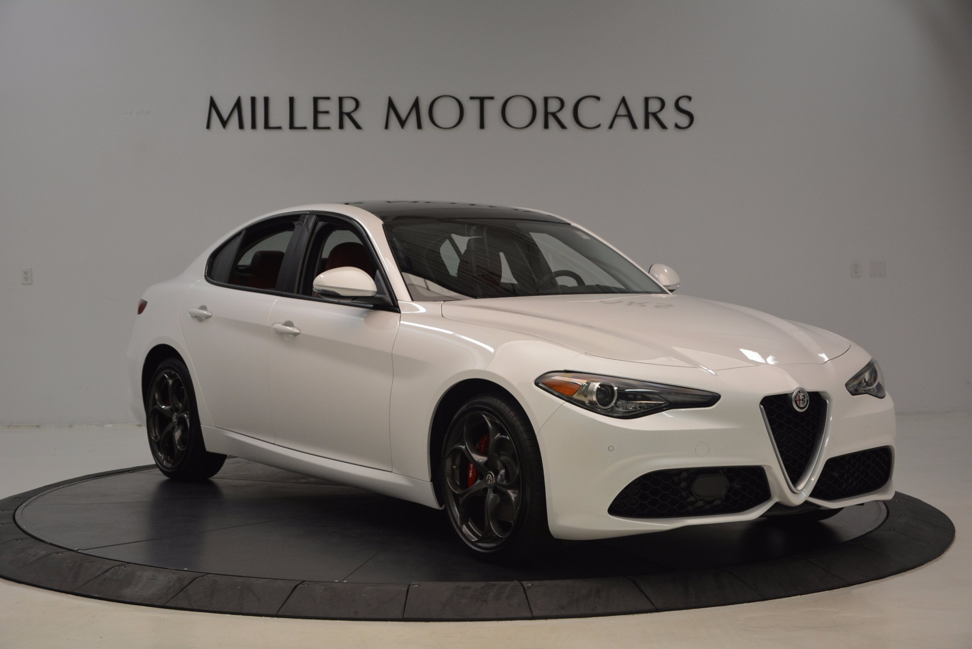 New-2017-Alfa-Romeo-Giulia-Ti-Q4