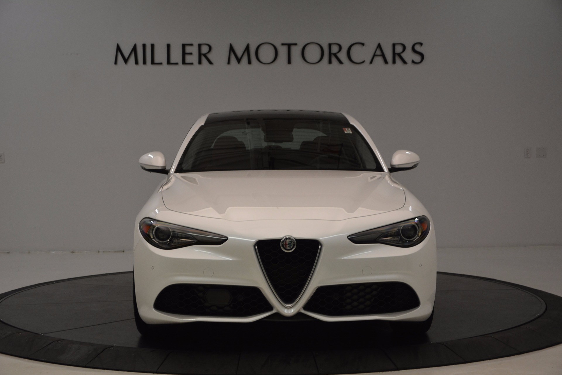 New-2017-Alfa-Romeo-Giulia-Ti-Q4