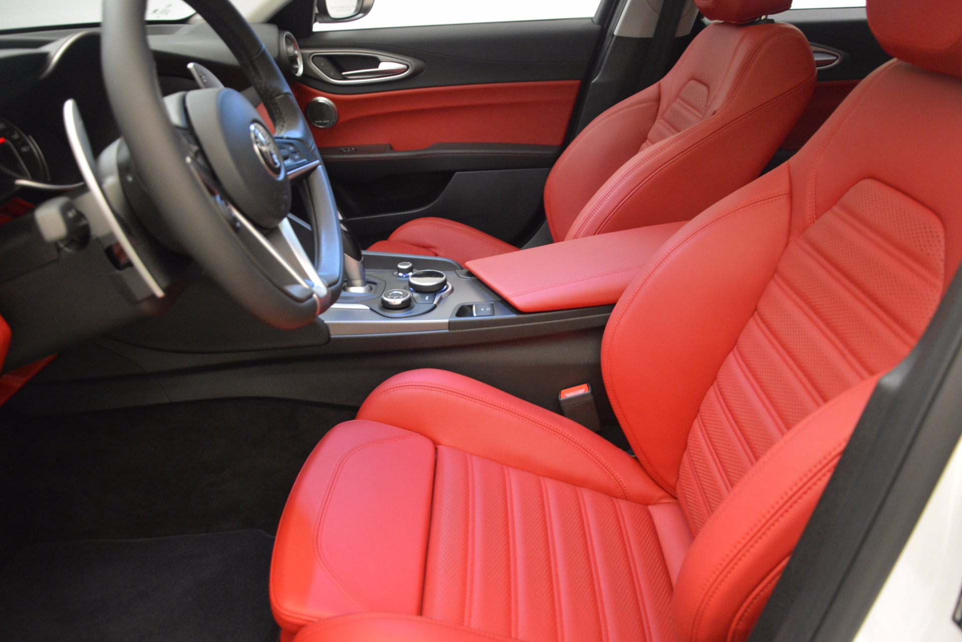 New-2017-Alfa-Romeo-Giulia-Ti-Q4