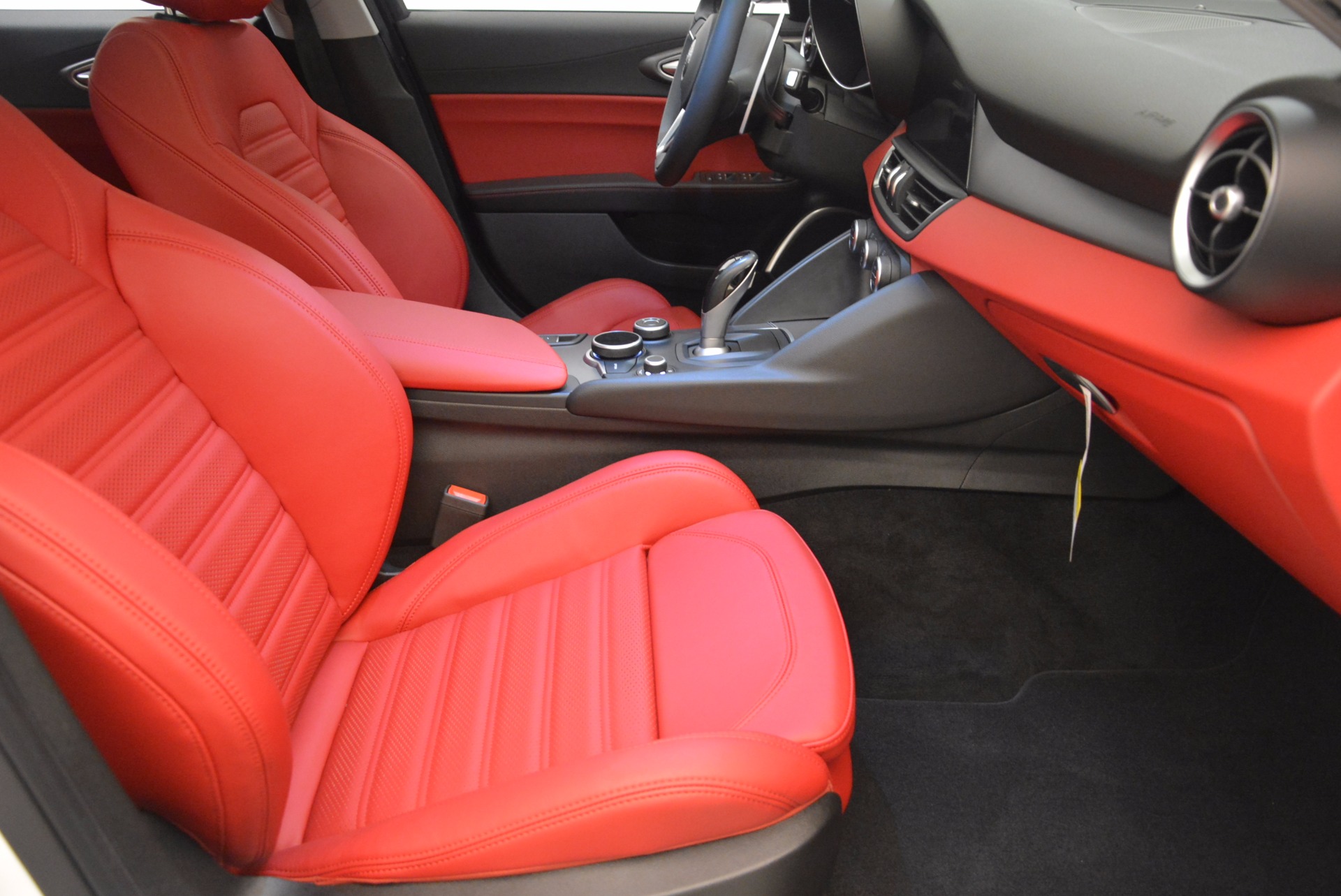 New-2017-Alfa-Romeo-Giulia-Ti-Q4